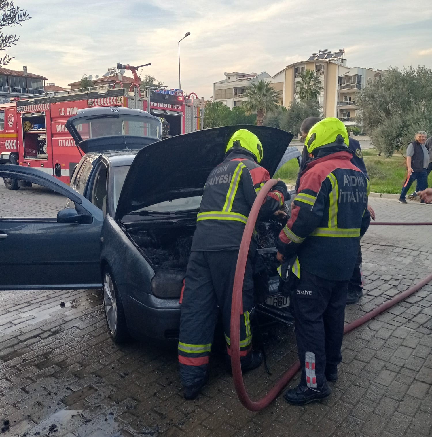 Aydın’da Otomobil Yandı (3)