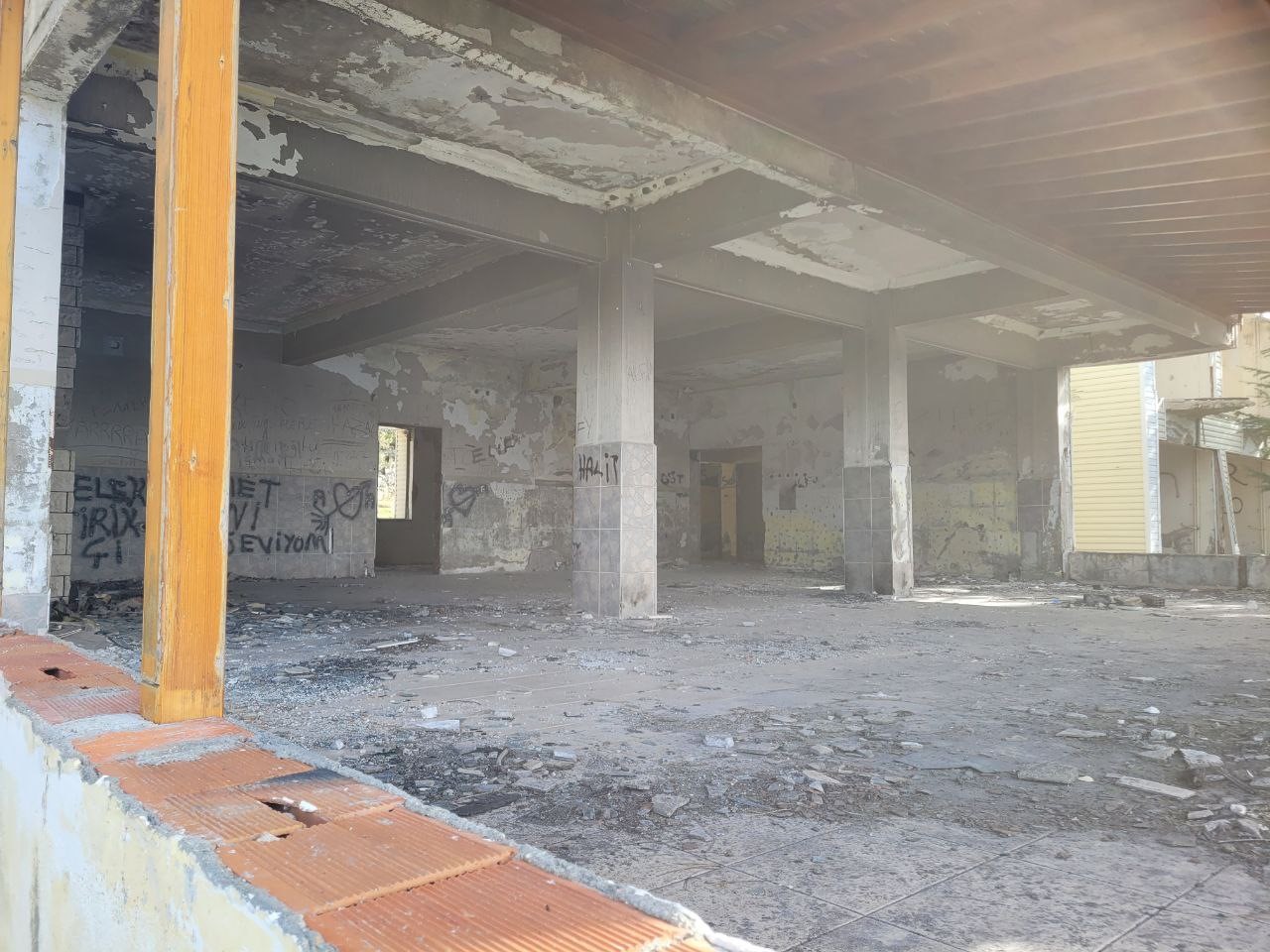 Aydın’da Süper Vali Merhum Recep Yazıcıoğlu Yaptırmıştı, Şimdi Çürüyor (8)