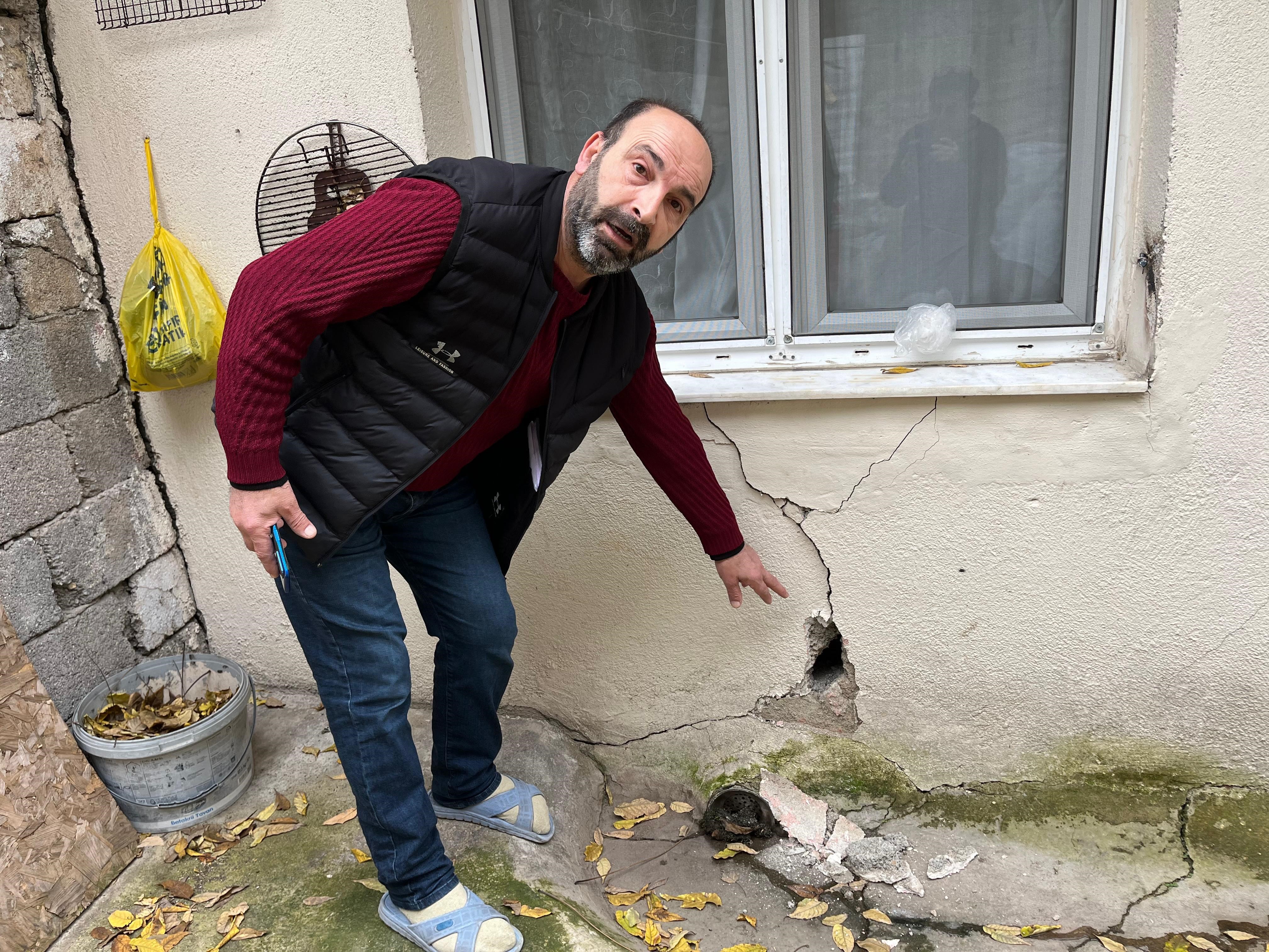 Bir Mahalle Diken Üstünde, Evleri Başına Yıkılacak (7)