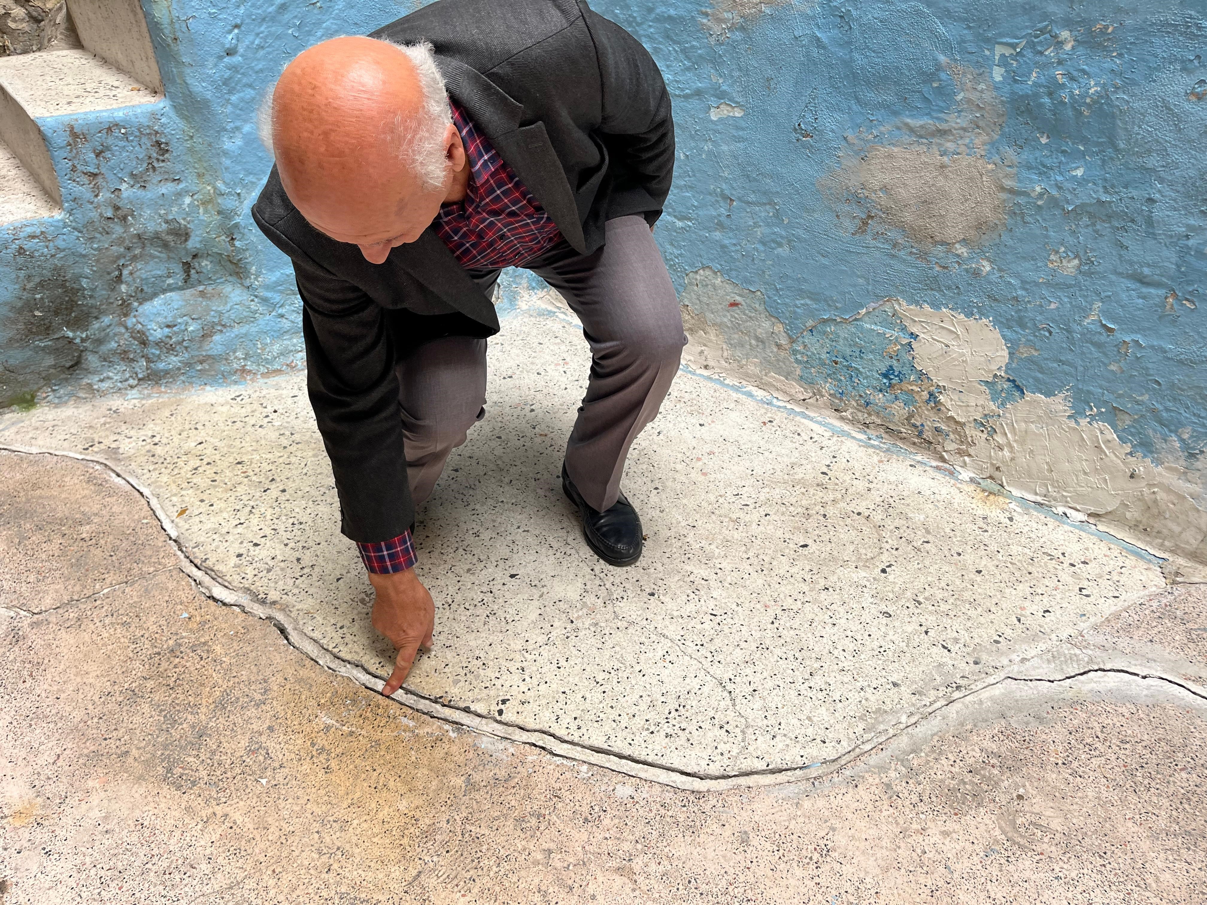 Bir Mahalle Diken Üstünde, Evleri Başına Yıkılacak (9)