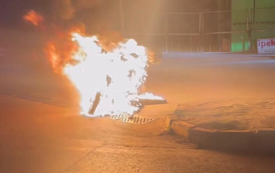 Çalışmayan Motorunu Yakıp Karşısına Geçip Izledi (7)