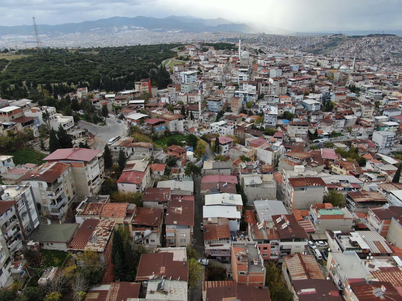 Çatlakların Gölgesinde Bir Yaşam.. Yardım Bekliyorlar (9)