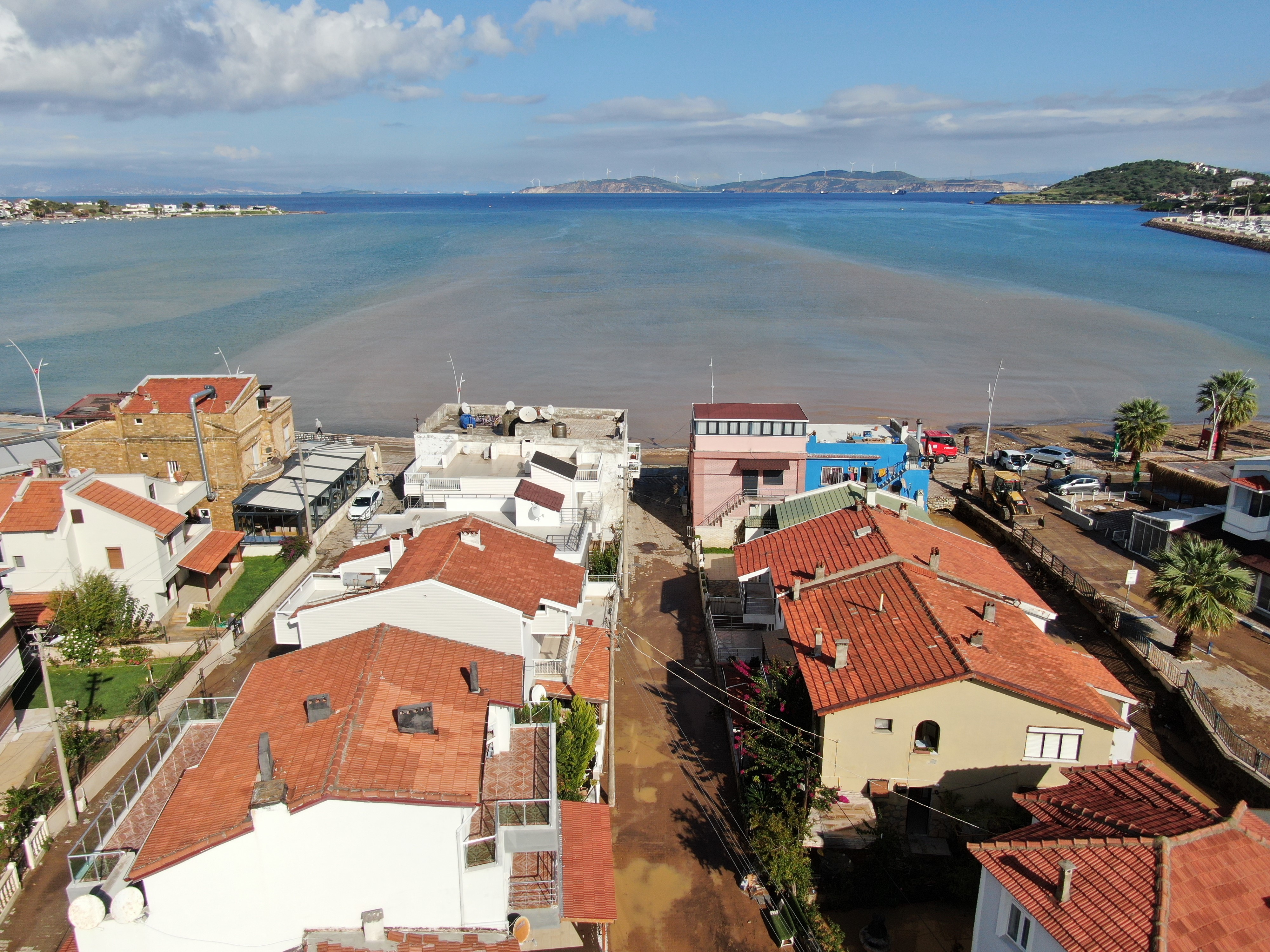 Denizin Rengi Değişti (2)