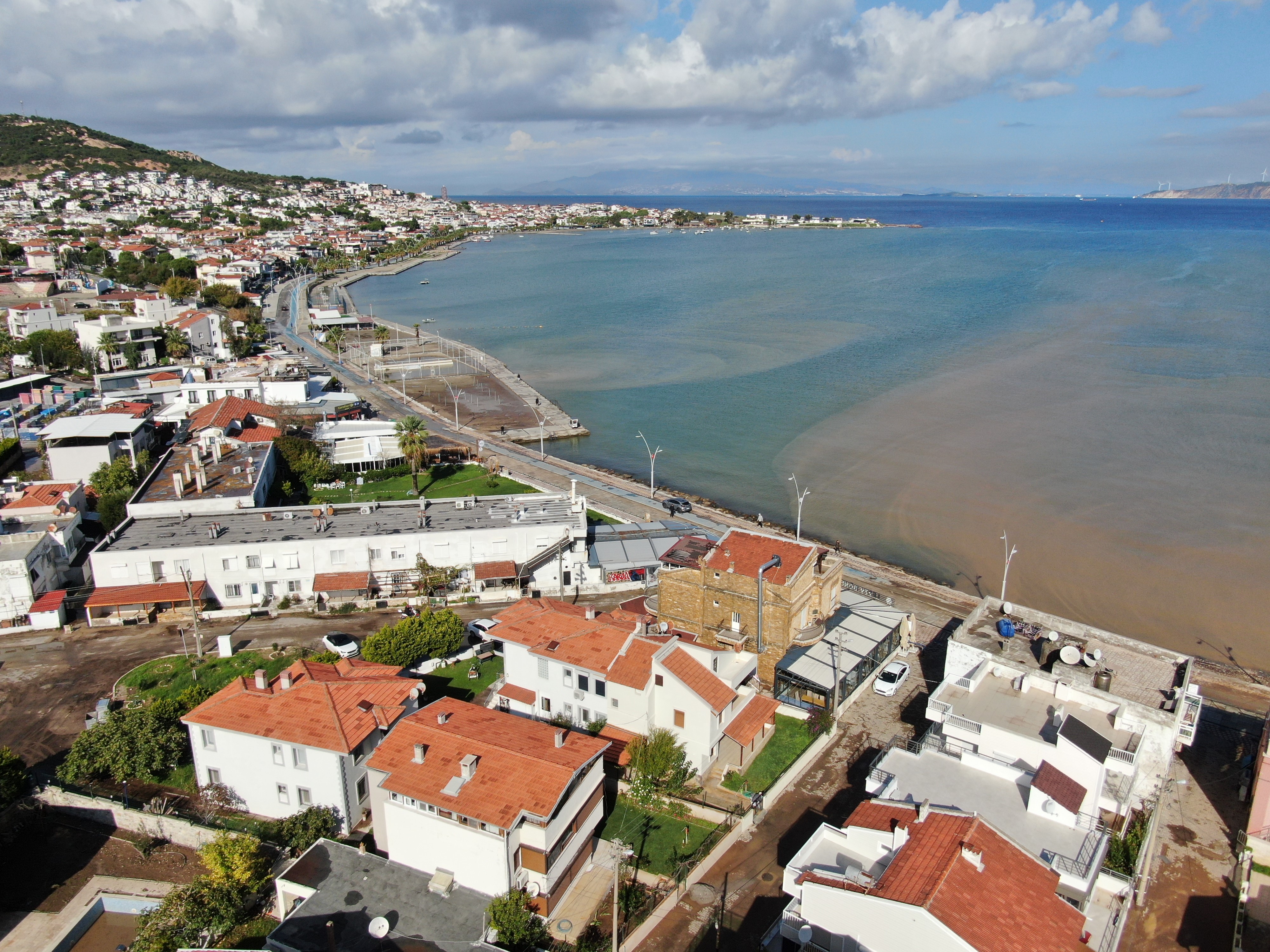 Denizin Rengi Değişti (3)