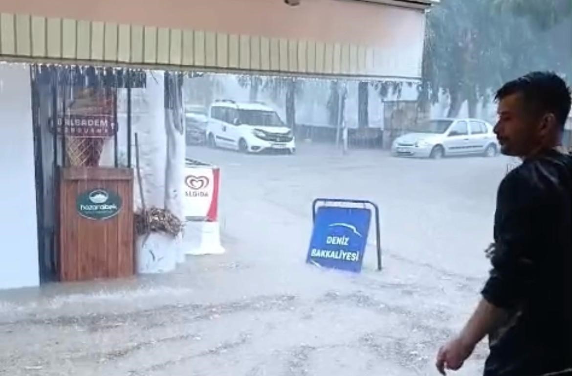 Denizin Rengi Değişti (6)