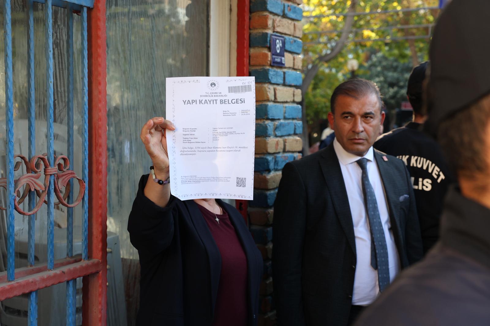 Didim’de Tahliye Gerginliği.. Büyükşehir’in Polis Eşliğinde Tahliye Girişimine Büyük Tepki (1)