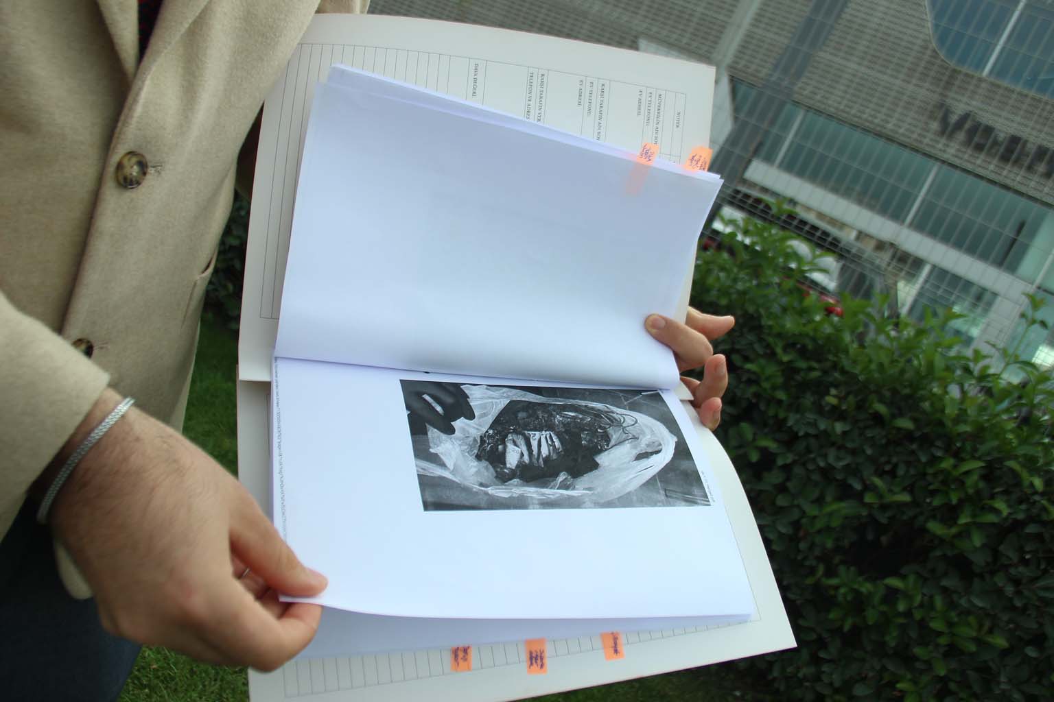 Elektrikli Otomobil Kabusu.. 18 Milyonluk Porsche Alev Aldı, Hem Araba Hem De Içindeki Paralar Küle Döndü (6)