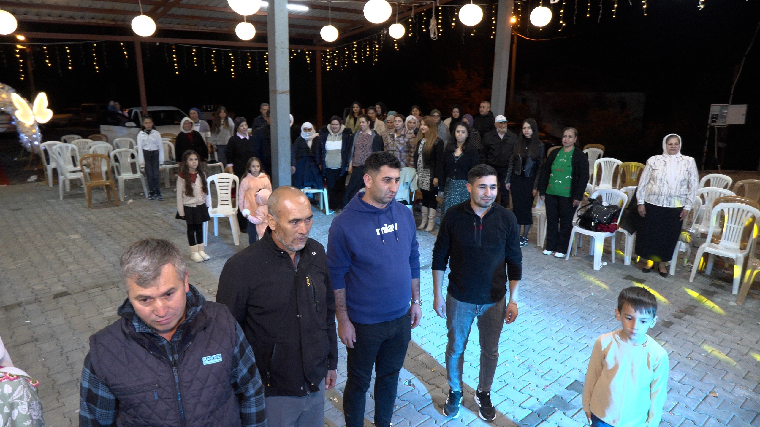 Gelin Damat Düğünü Yarıda Kesip Ata'sını Andı (4)