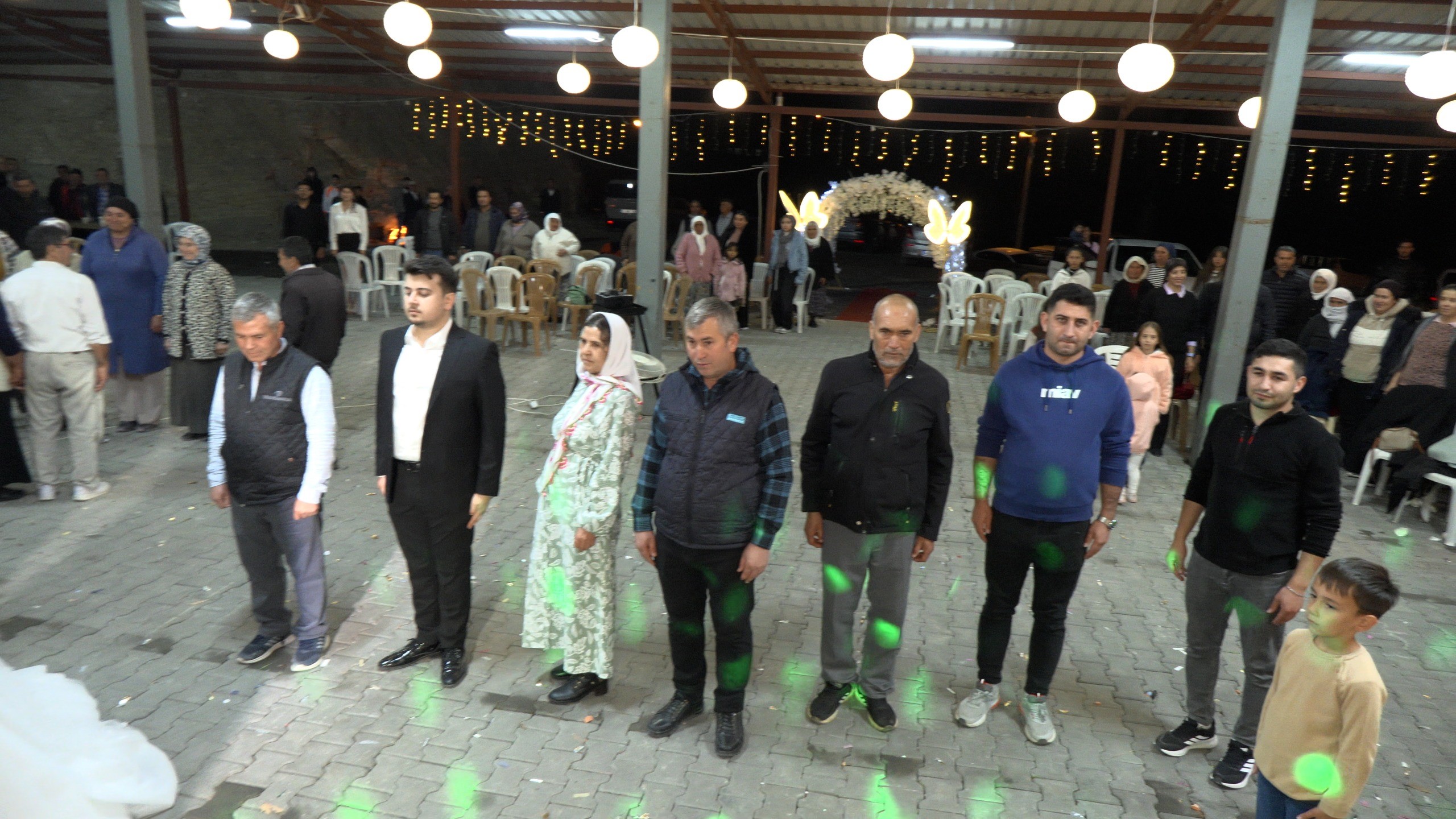 Gelin Damat Düğünü Yarıda Kesip Ata'sını Andı (5)