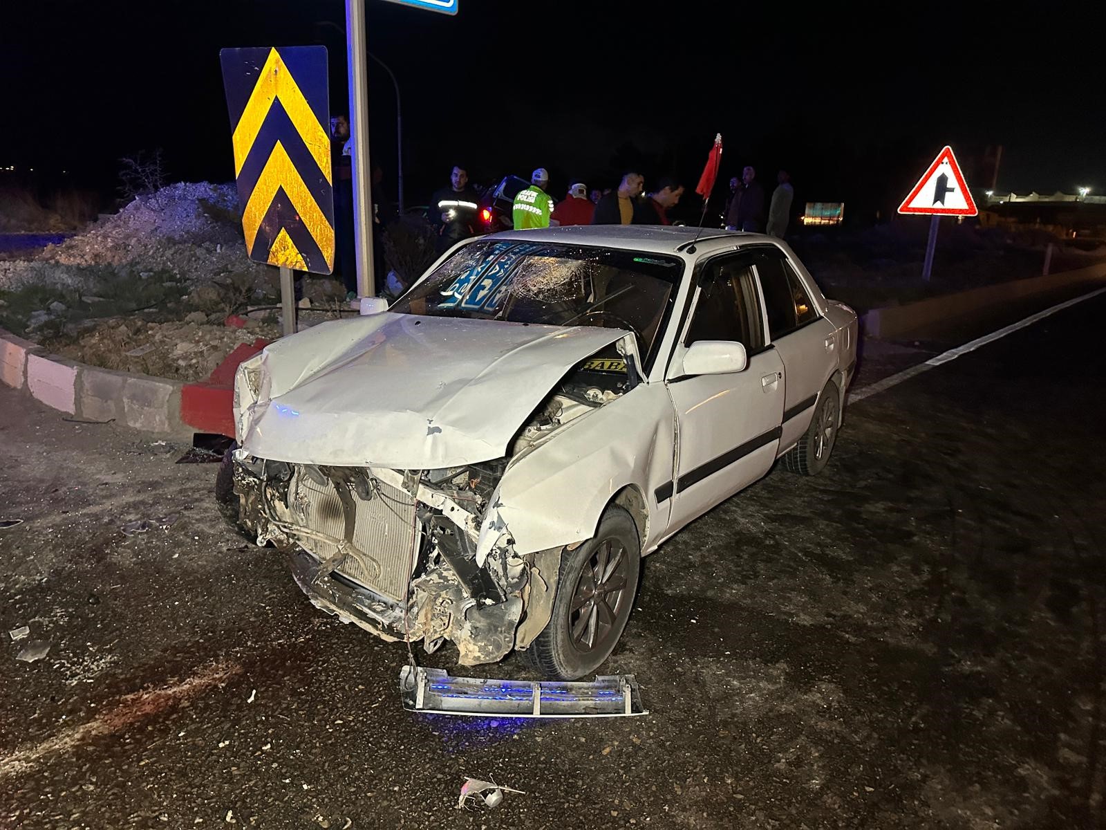 İki Araç Çarpıştı.. 1'I Bebek 10 Yaralı (5)