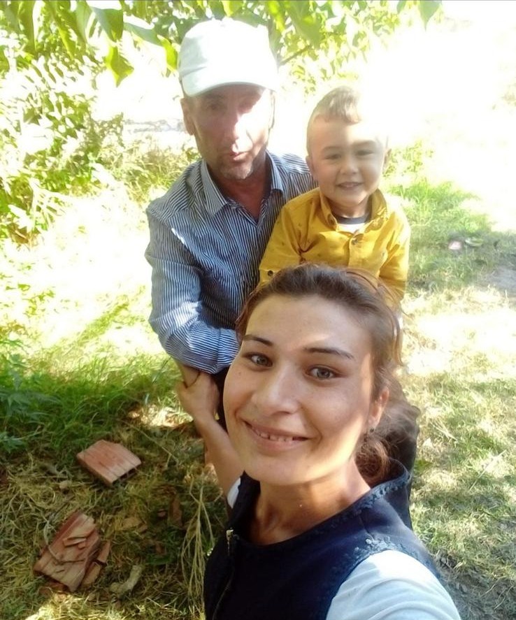 İki Çocuk Annesi Kadın Traktör Kazasında Hayatını Kaybetti (2)