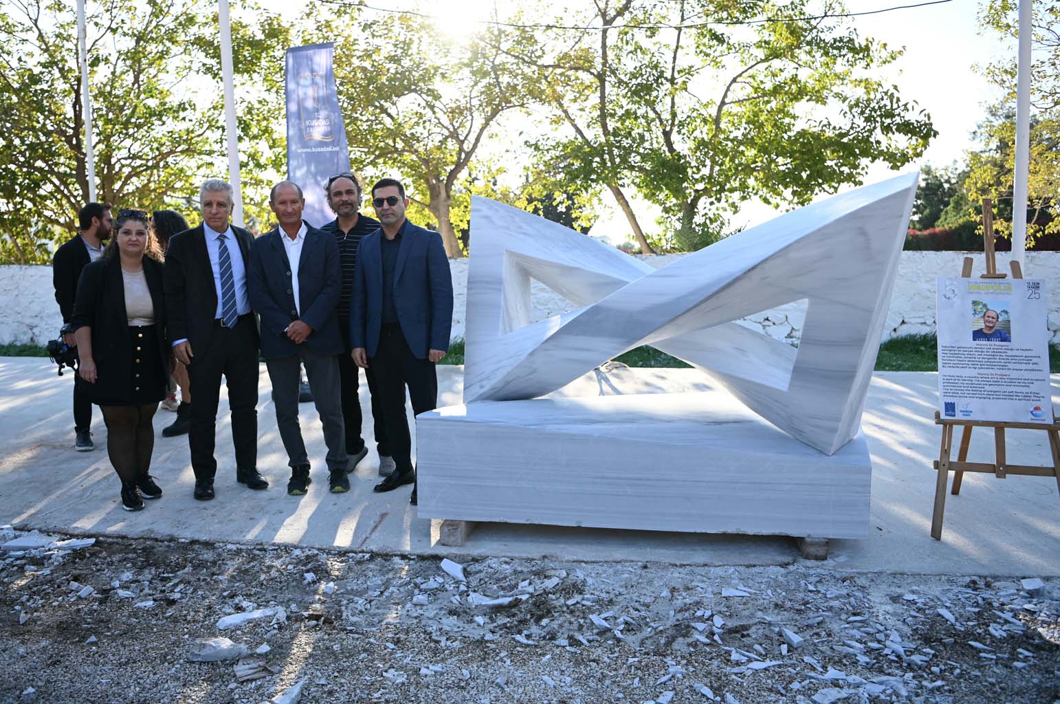 Kuşadası'nda Mermer Bloklar Adalet Temasıyla Yontuldu (8)