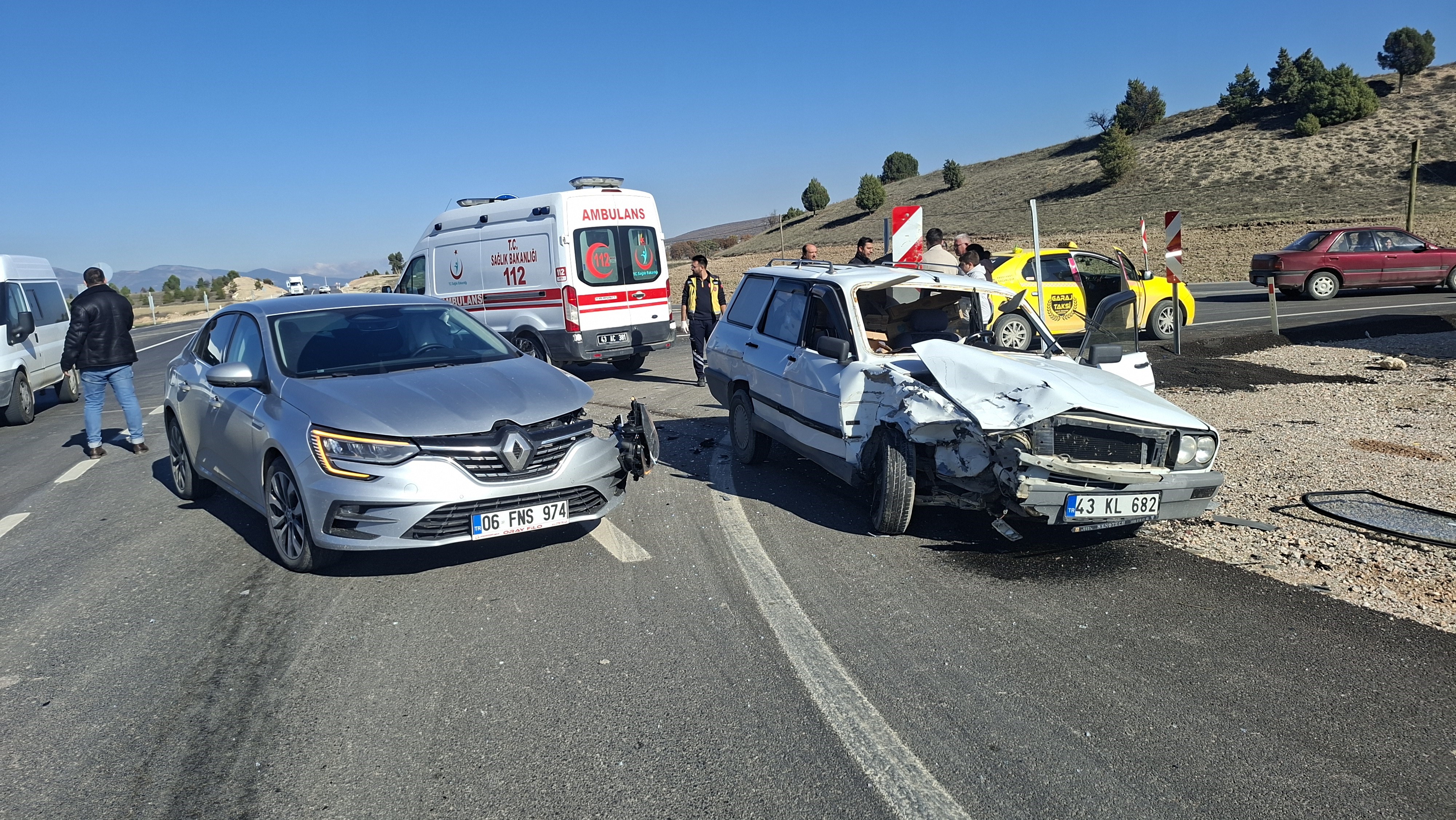 Kütahya'nın Hisarcık Ilçesinde, Iki Otomobilin Çarpışması Sonucu Meydana Gelen Trafik Kazasında 1 Kişi Yaralandı (2)