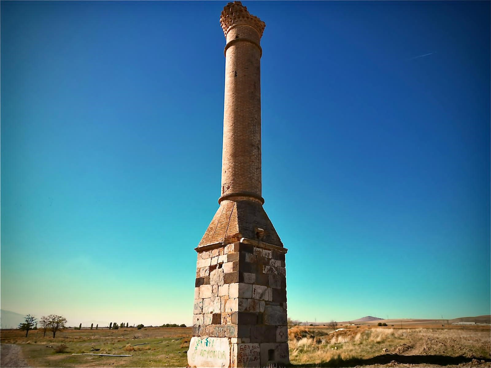 Mescidi 224 Yıl Önce Yandı, Minare Ayakta (3)