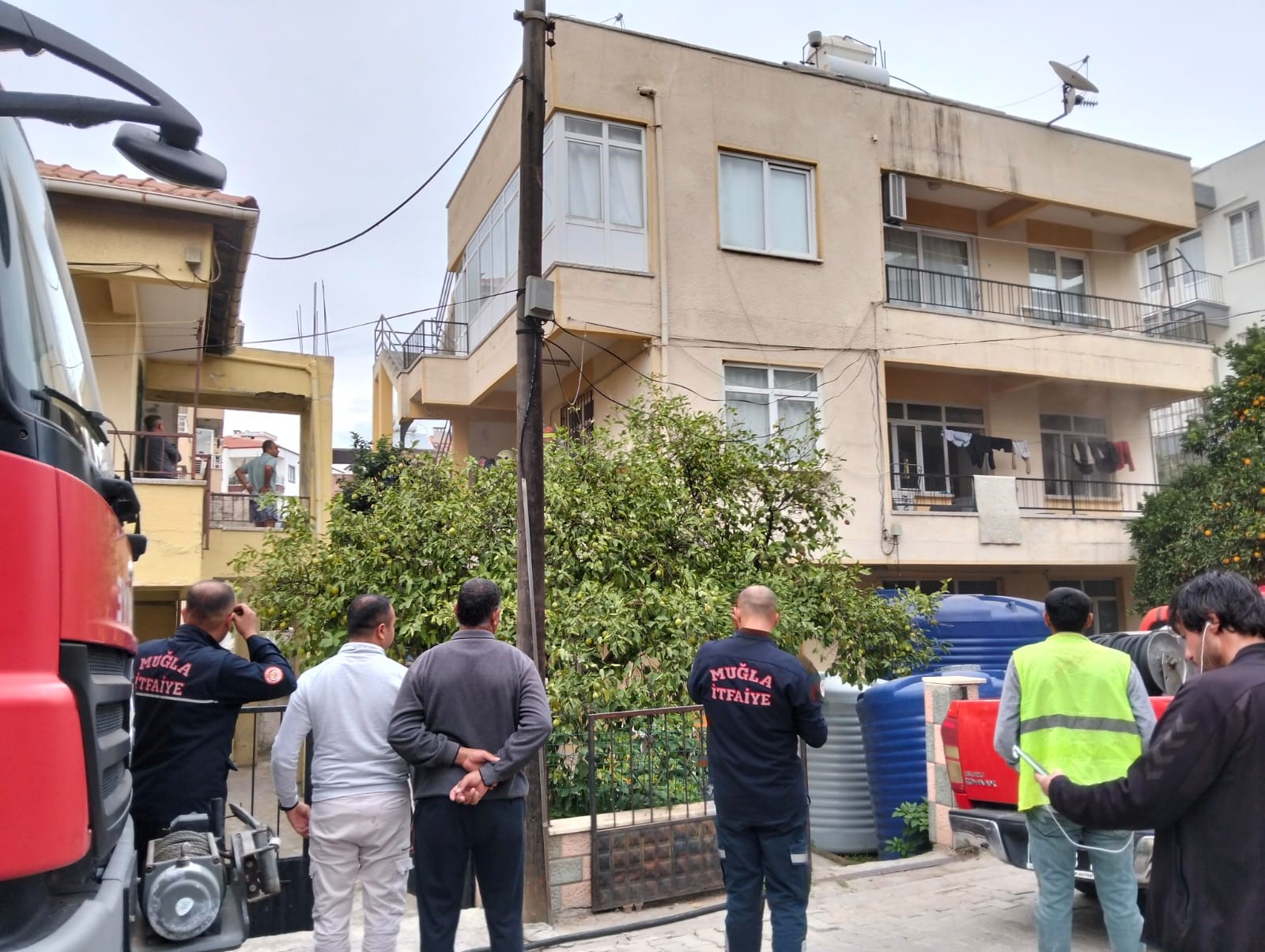 Ocakta Unutulan Yemekten Çıkan Yangında 2 Kedi Telef Oldu (4)