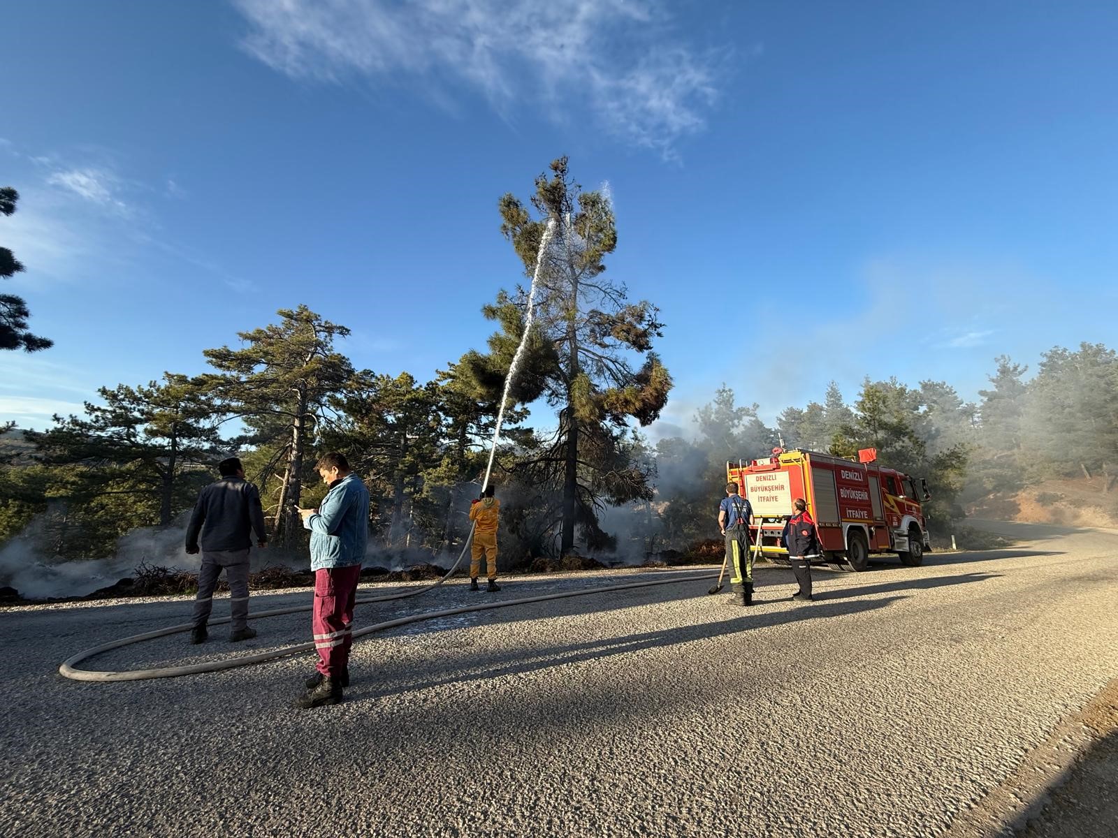 Orman Yangınında Alevlere Sütle Müdahale Etti (5)