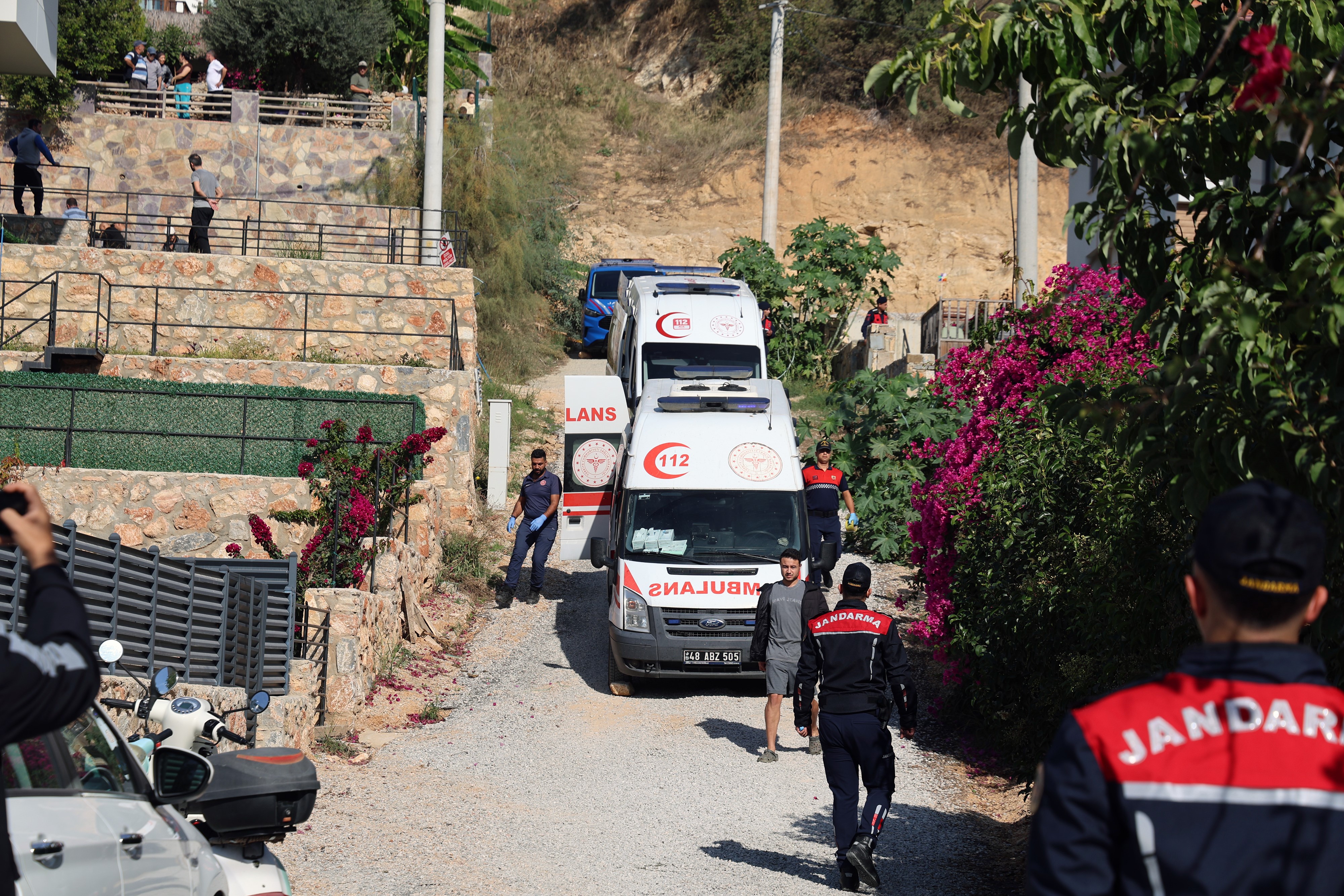 Ortalık Karıştı, Ekipler Etkisiz Hale Getirdi (4)