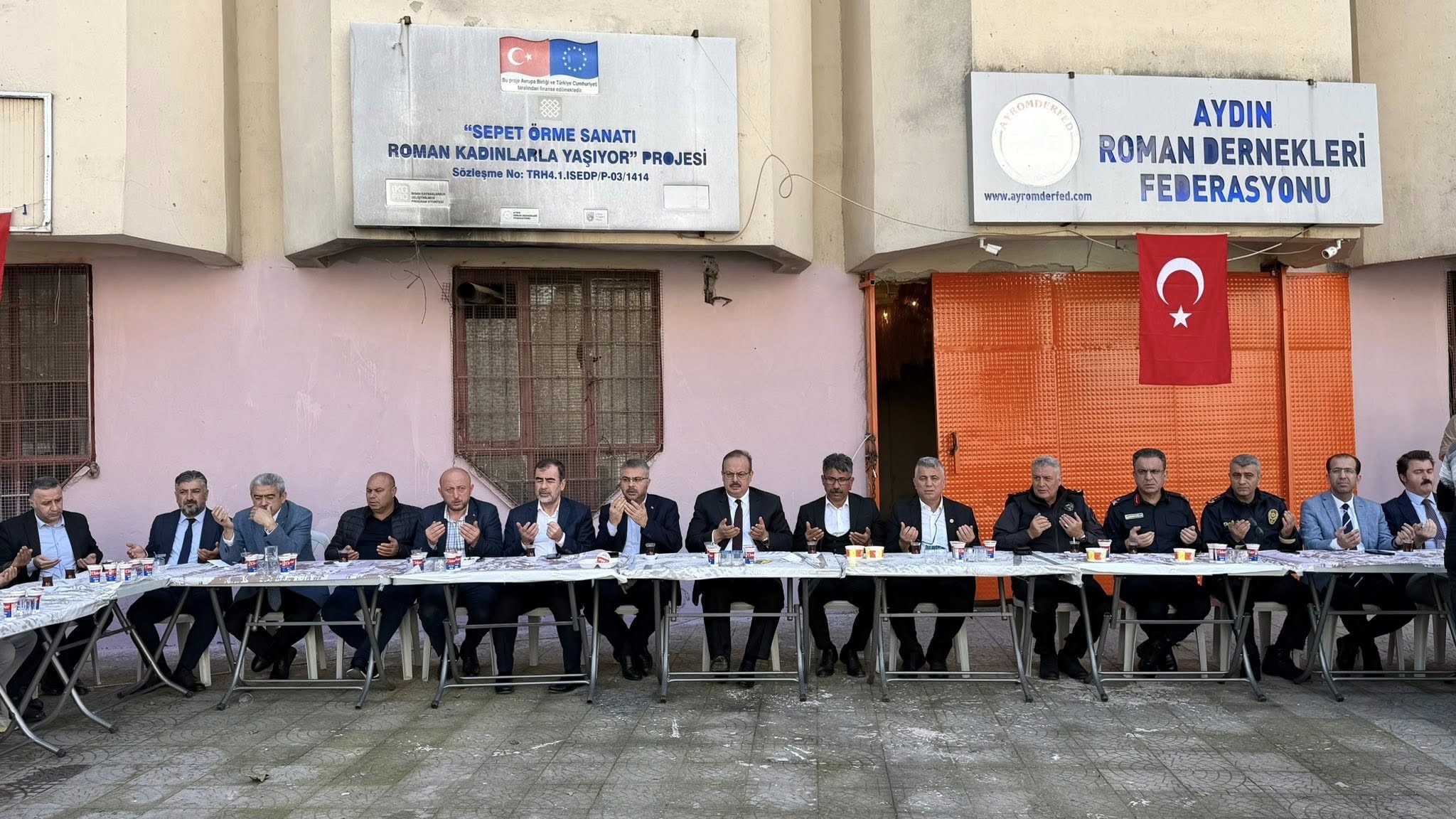 Romanlardan Ilıcabaşı'nda Hayır Yemeği (3)