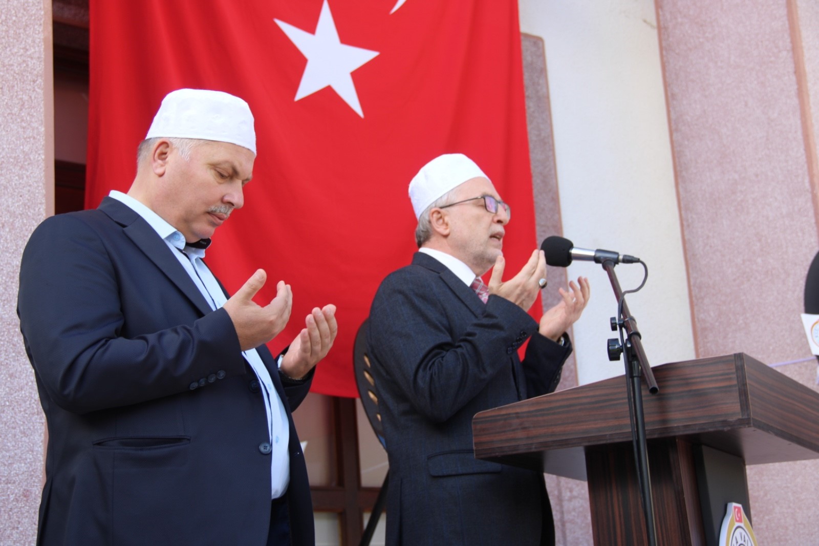 Sevilen Polis Memuru Gözyaşlarıyla Uğurlandı (6)