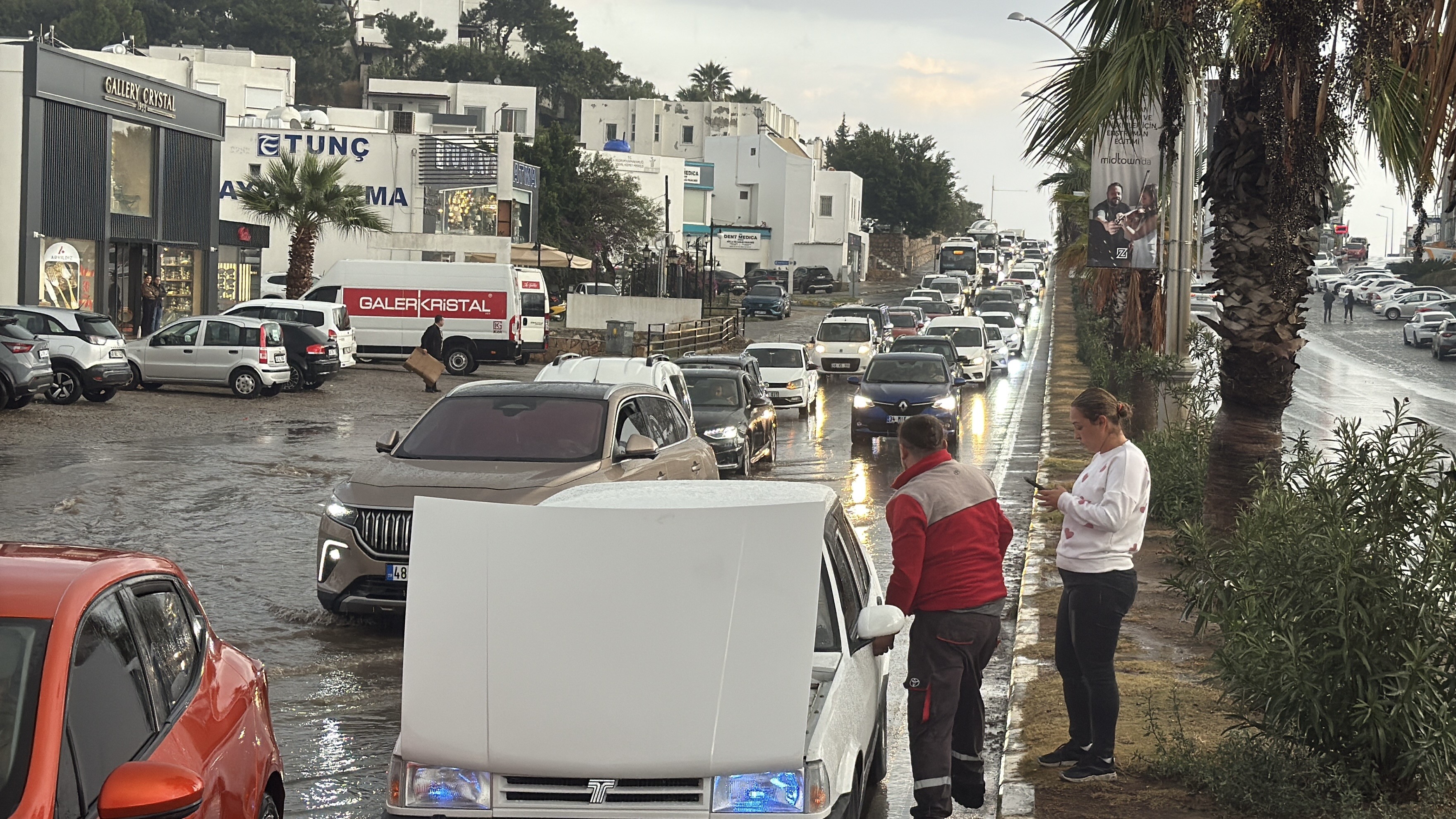 Sokaklar Bir Saatte Göle Döndü (3)