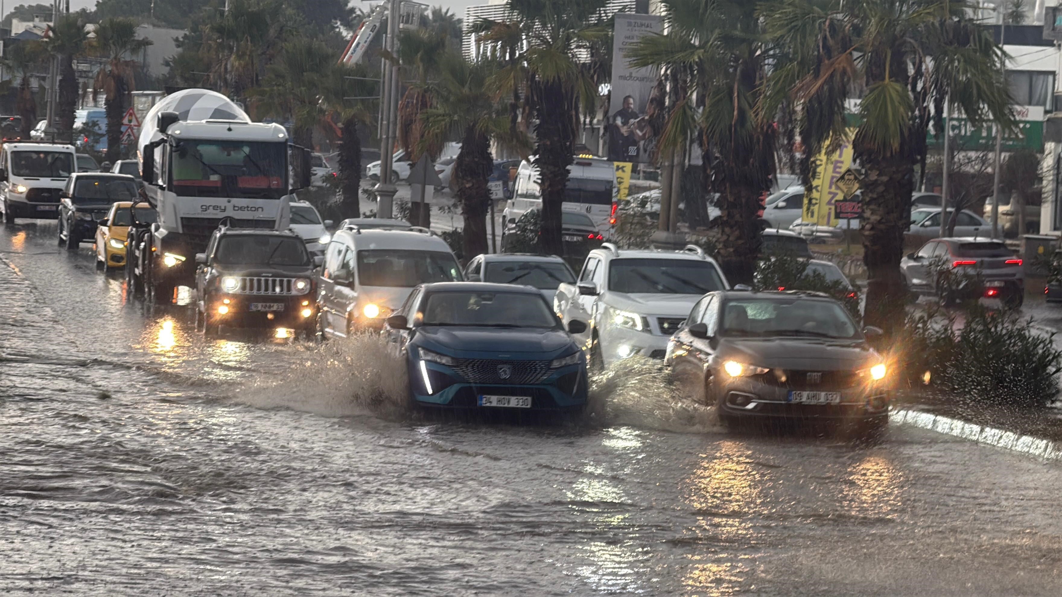 Sokaklar Bir Saatte Göle Döndü (4)