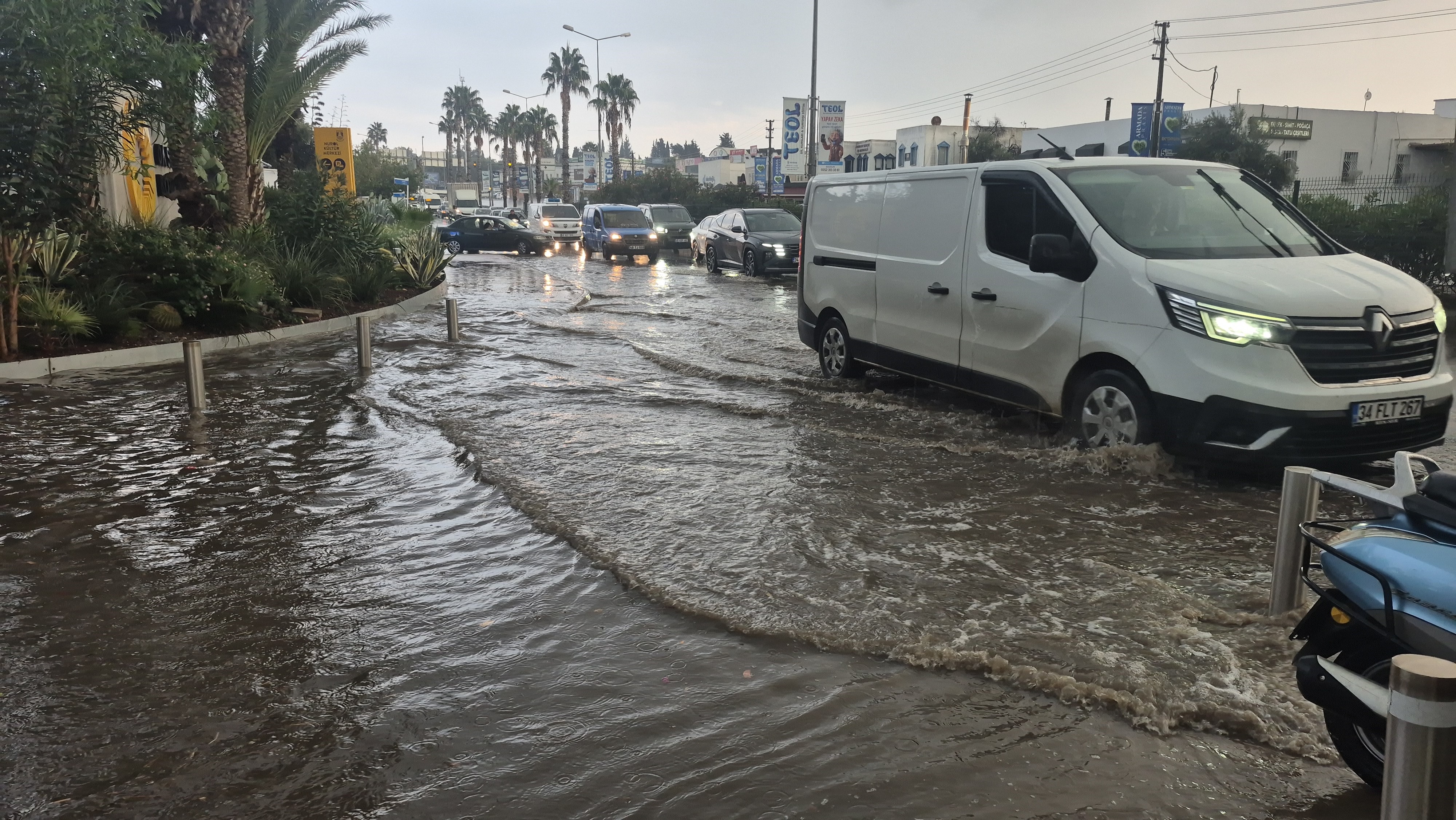 Sokaklar Bir Saatte Göle Döndü (5)