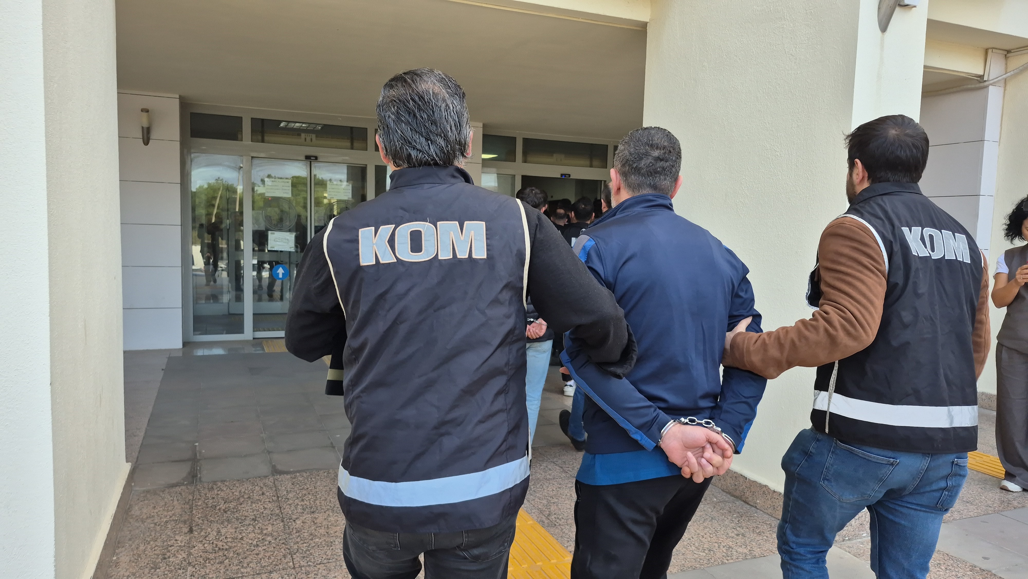 Suç Örgütü Operasyonunda 10 Gözaltı (5)