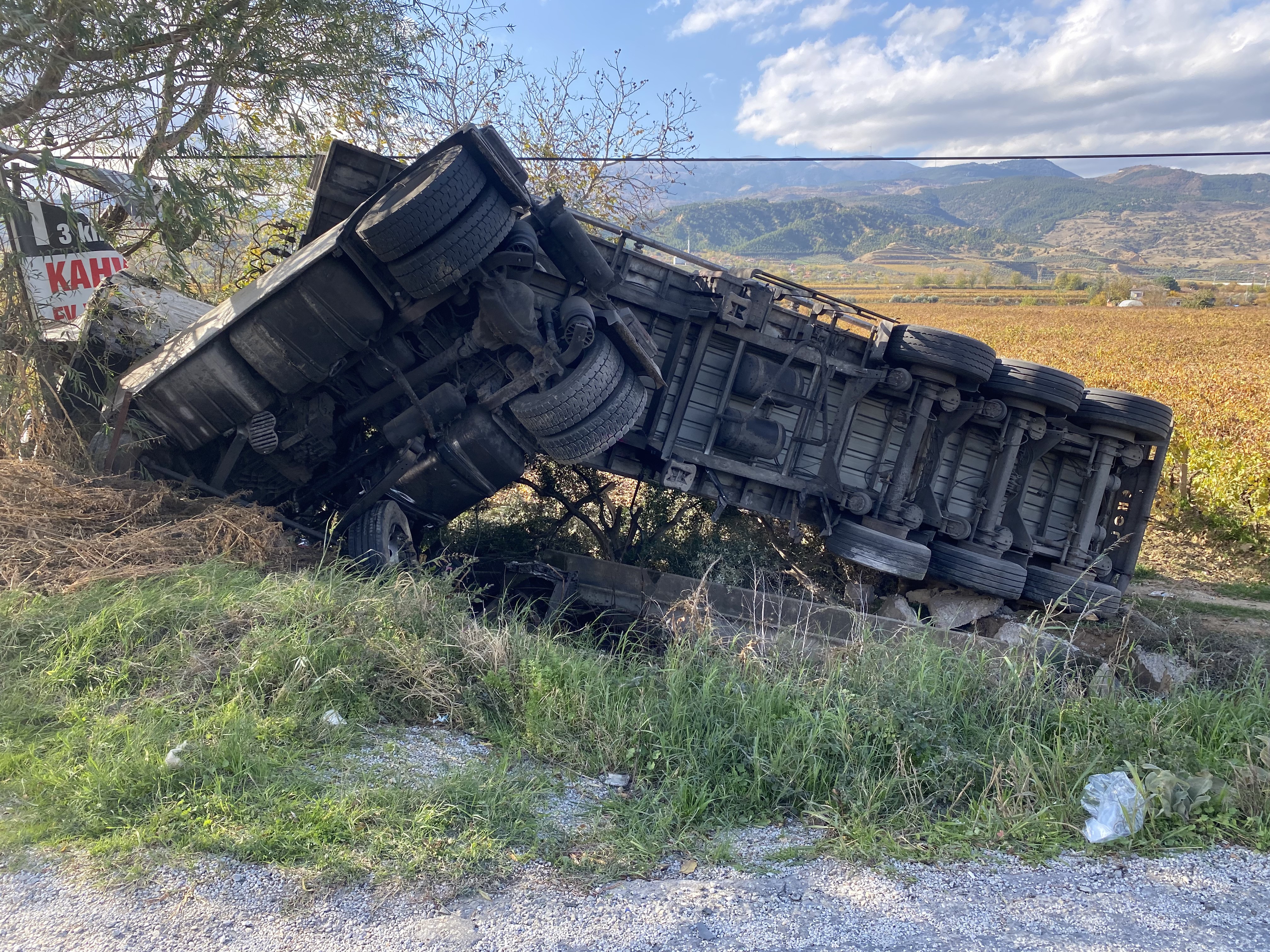 Süt Tankeri Devrildi (2)