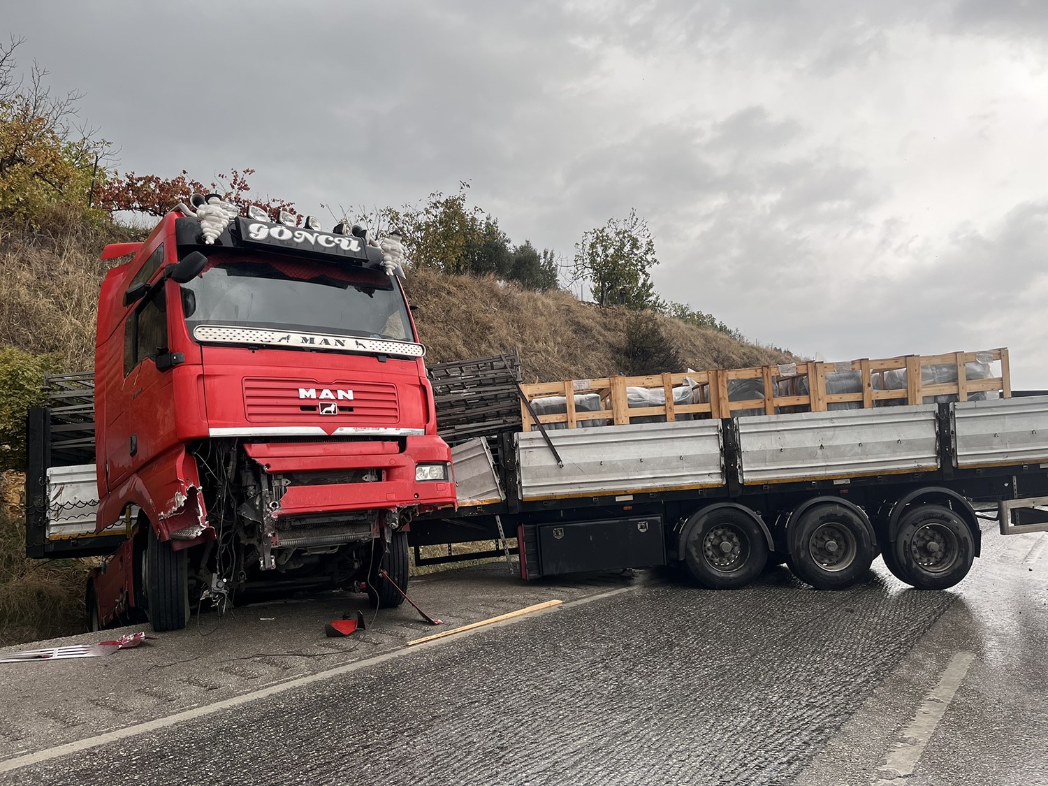 Yağışlı Hava Kazayı Beraberinde Getirdi (2)