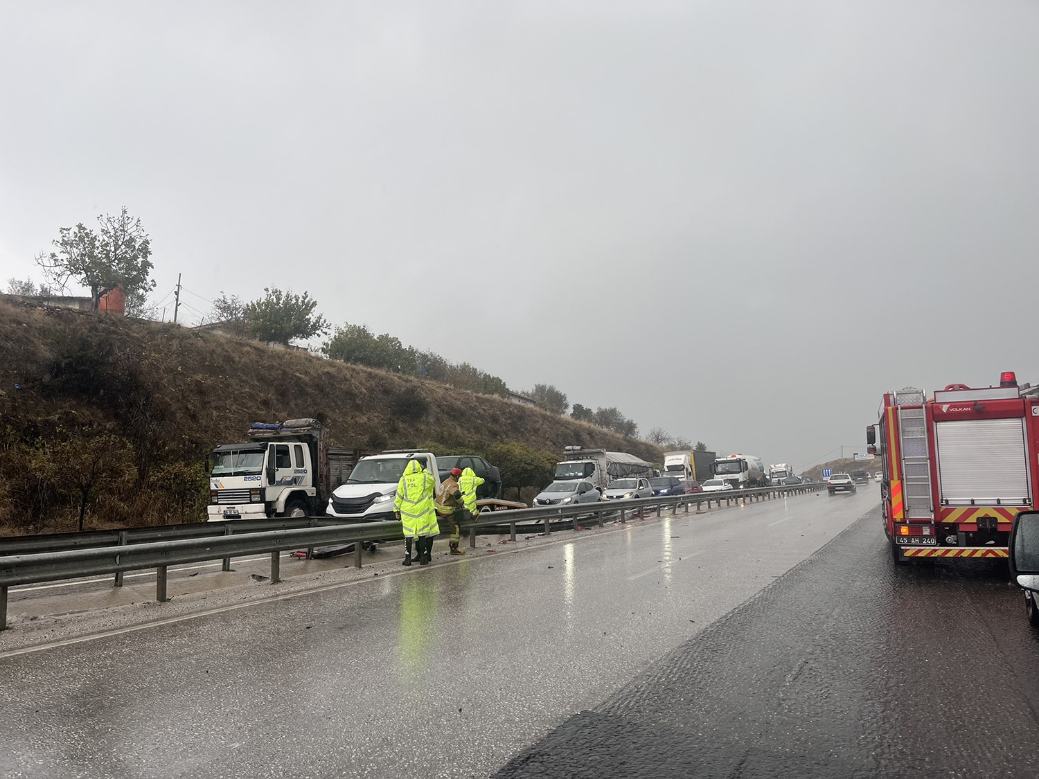 Yağışlı Hava Kazayı Beraberinde Getirdi (5)