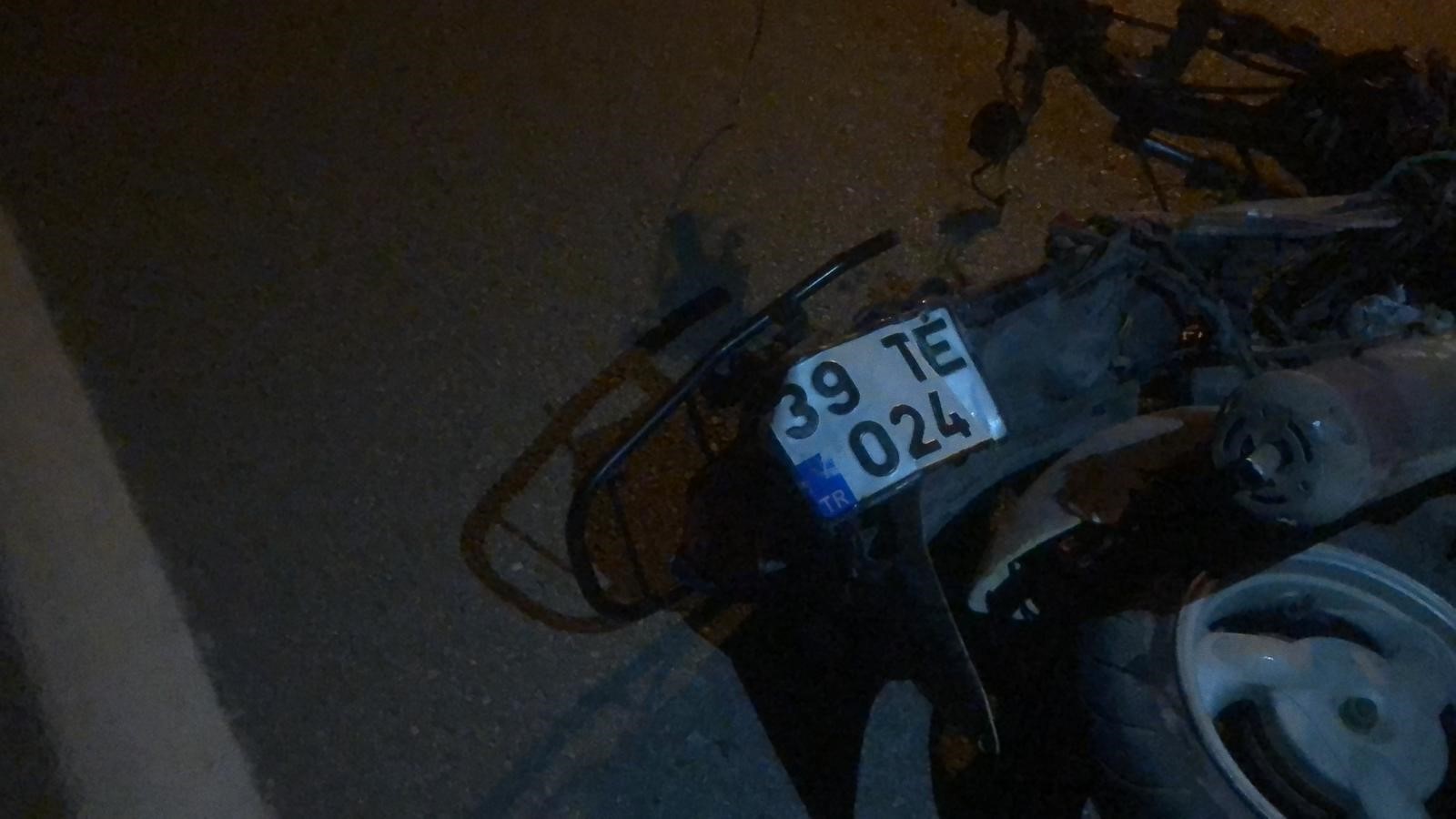 2 Kişi Olay Yerinde Hayatını Kaybetti (8)