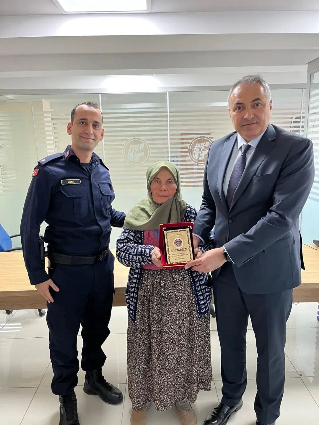 3 Kadın Gayrimenkullerini Jandarmaya Bağışladı (3)