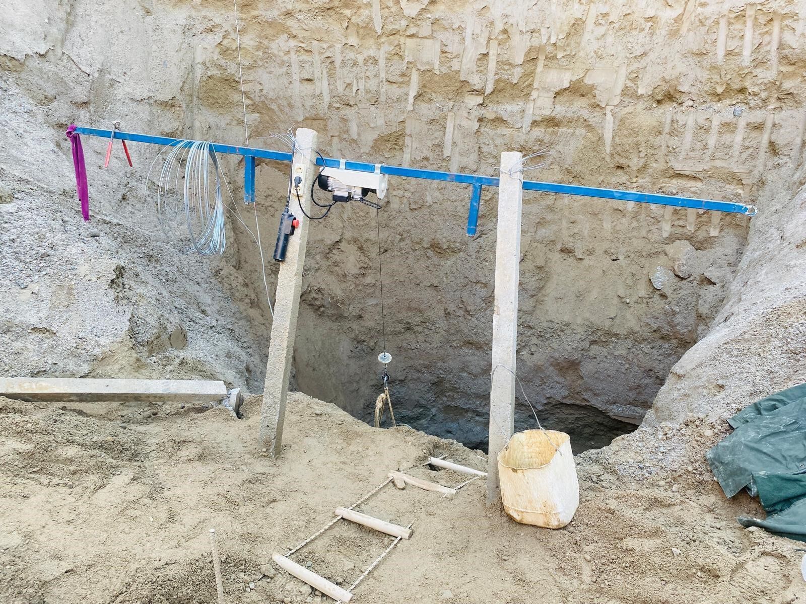 30 Metrelik Çukurun Içinde Basıldılar (3)