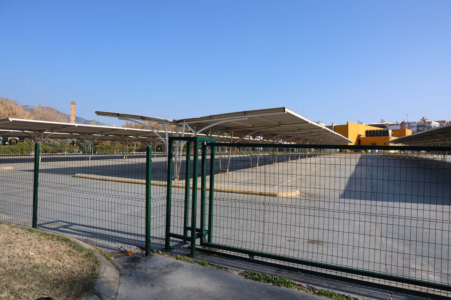 Aydın Efeler’de Ki̇pa Otoparkı Kapatıldı (2)