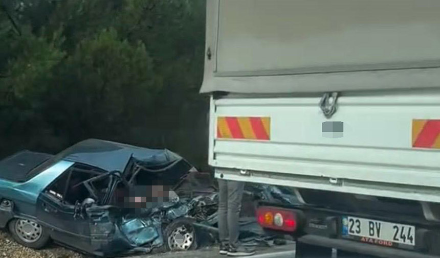 Aydın Plakalı Otomobil Kazaya Karıştı.. 2 Ölü 2 Yaralı (1)