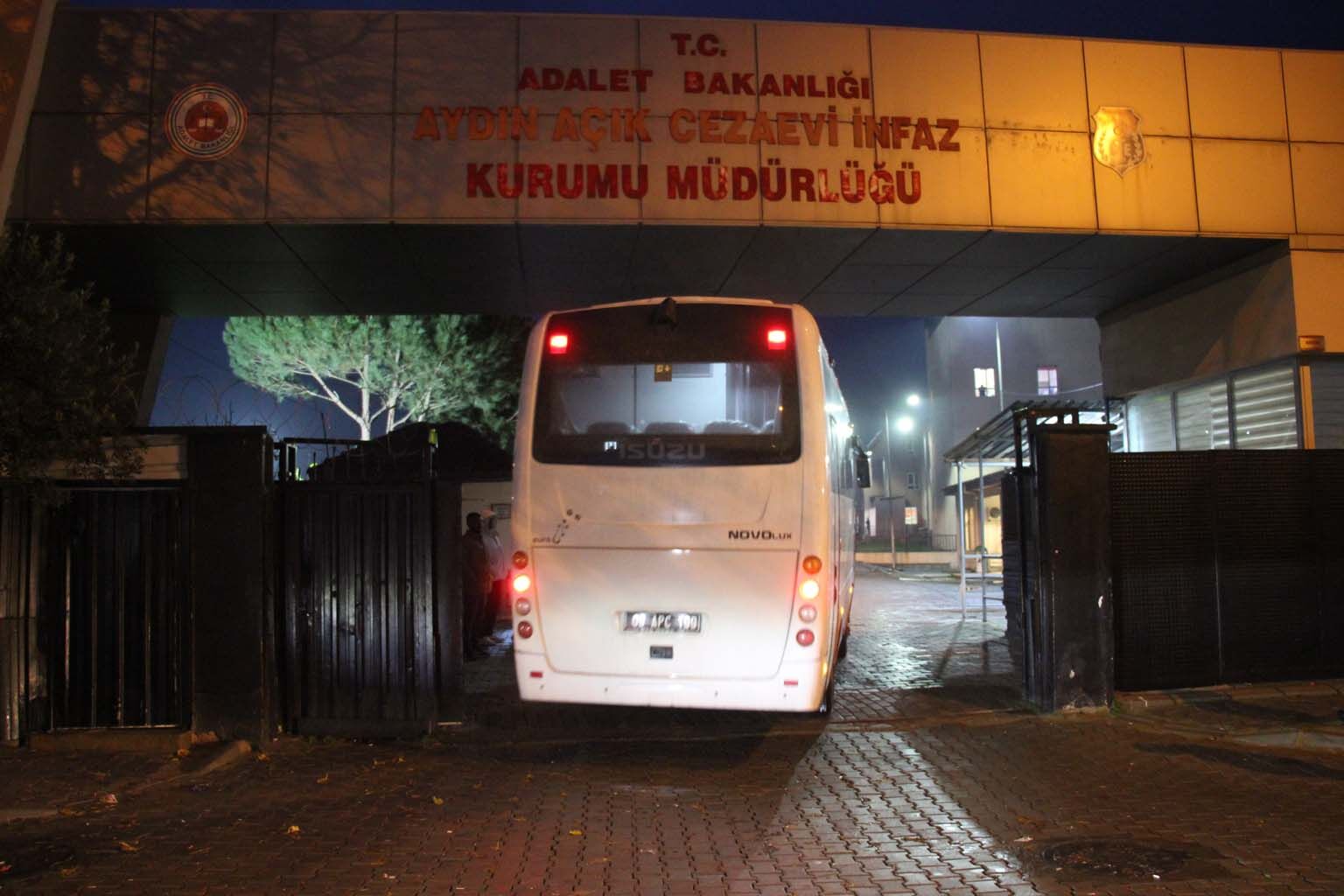 Aydın’da 300 Tutuklu Serbest Bırakılıyor (8)