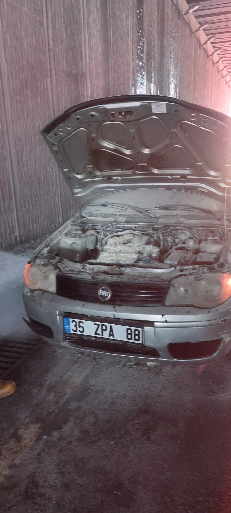 Aydın’da Alt Geçitte Otomobilde Yangın Çıktı (3)