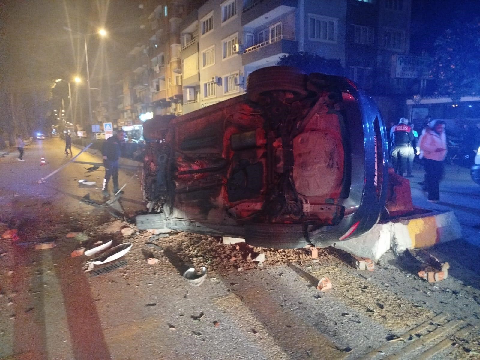 Aydın’da Feci Kaza, 2 Kişi Hastaneye Götürüldü (2)