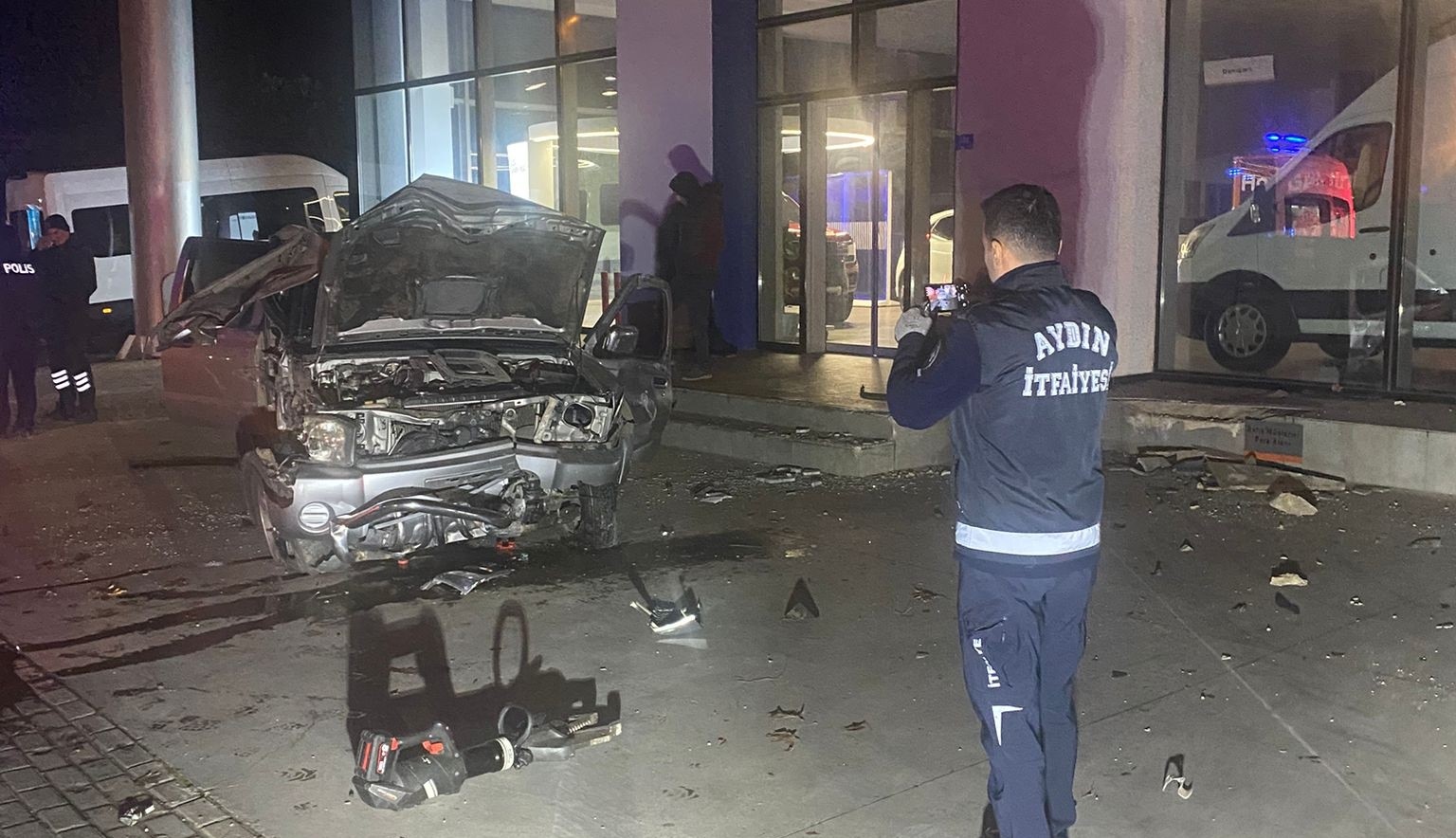 Aydın’da Feci Kaza, Sürücüler Hastanelik Oldu (5)