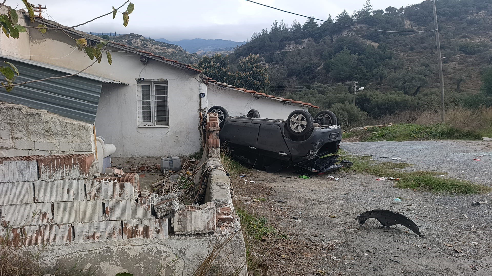 Aydın’da Kadın Sürücü Takla Attı (3)