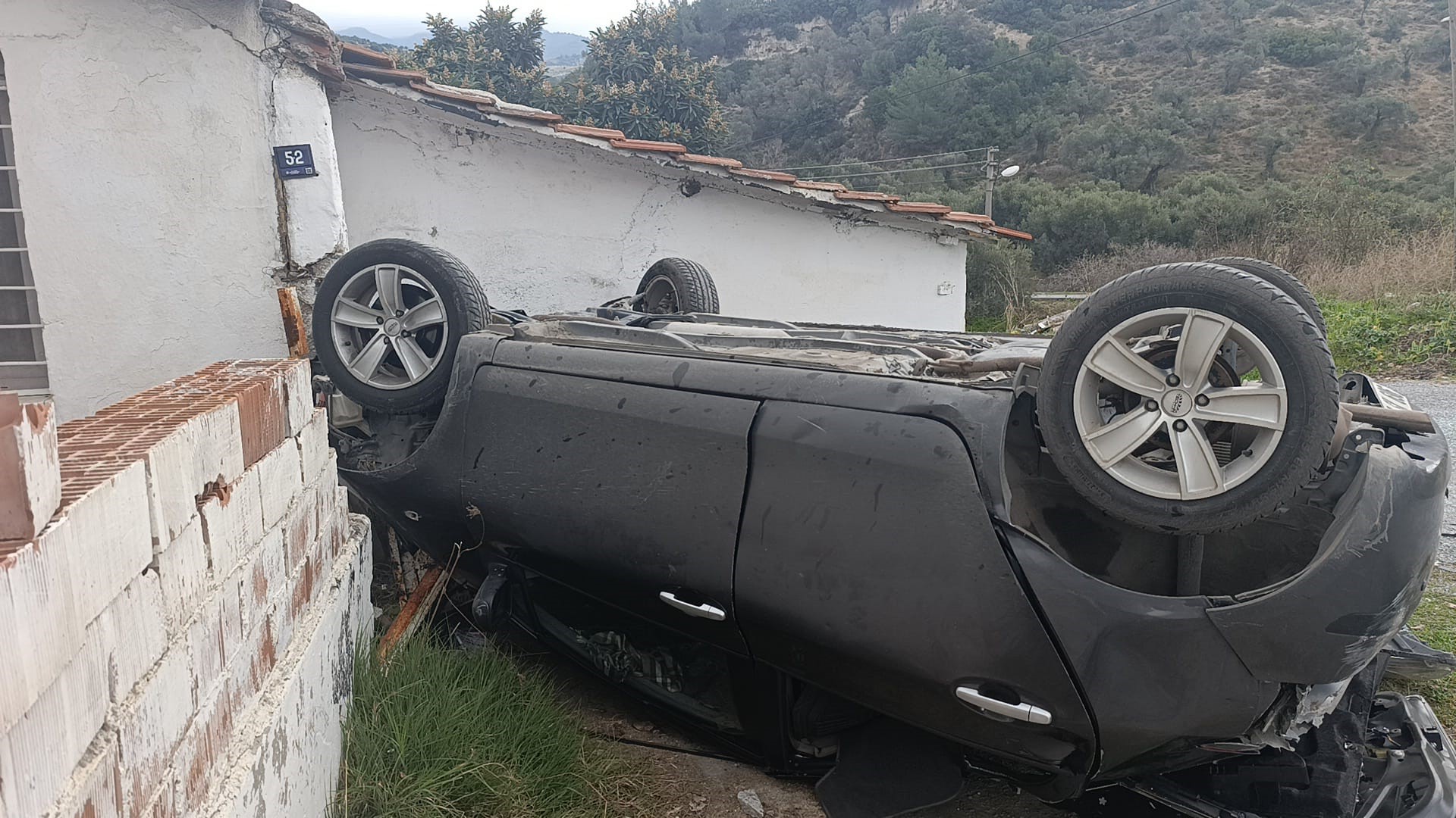 Aydın’da Kadın Sürücü Takla Attı (4)