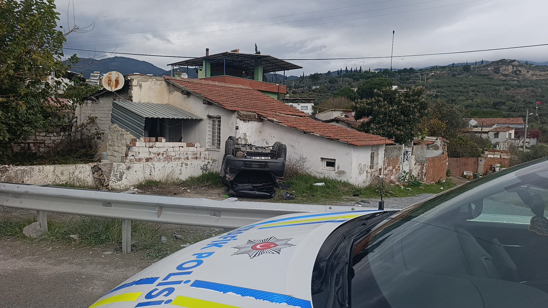 Aydın’da Kadın Sürücü Takla Attı (5)