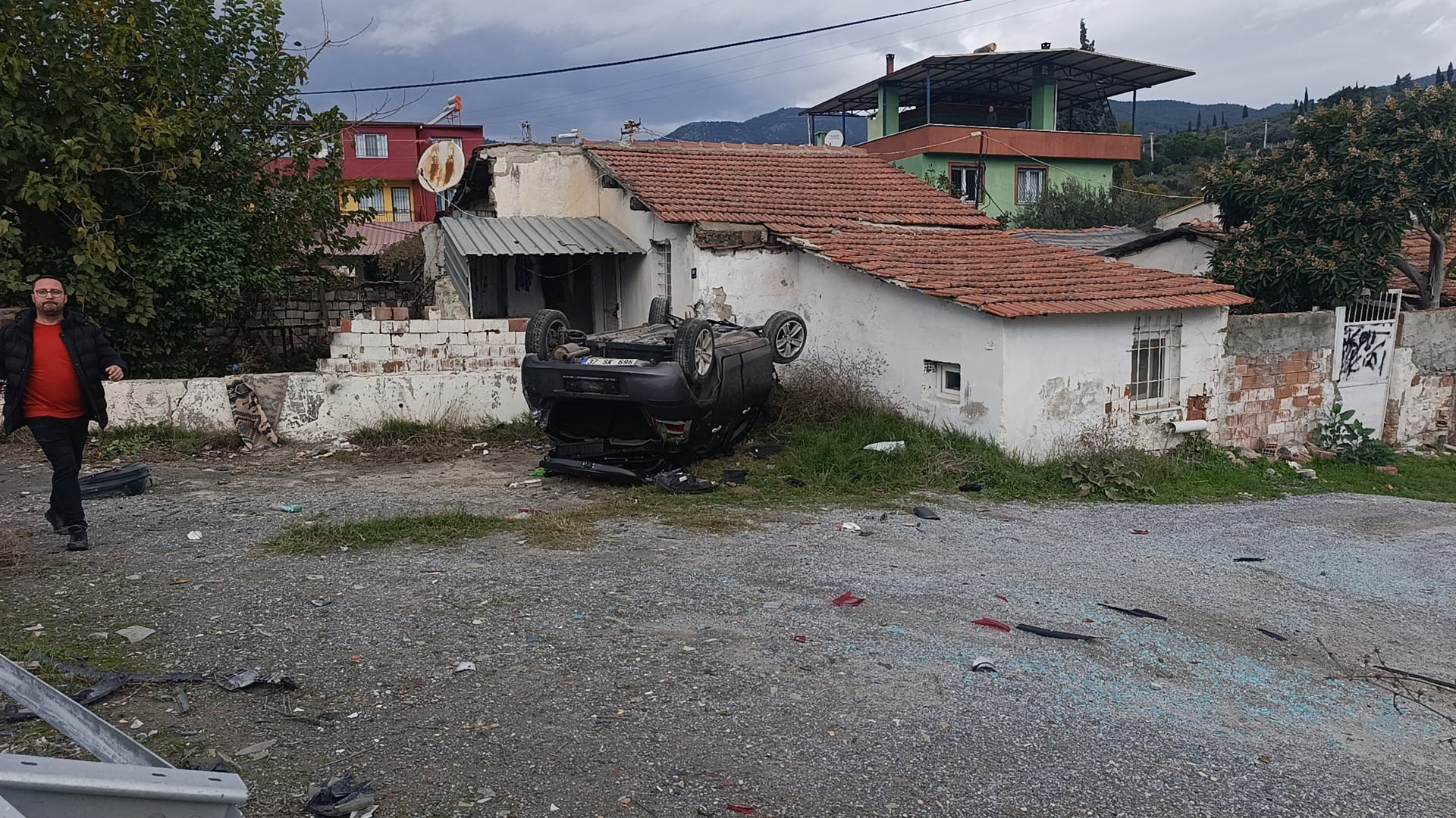 Aydın’da Kadın Sürücü Takla Attı (6)