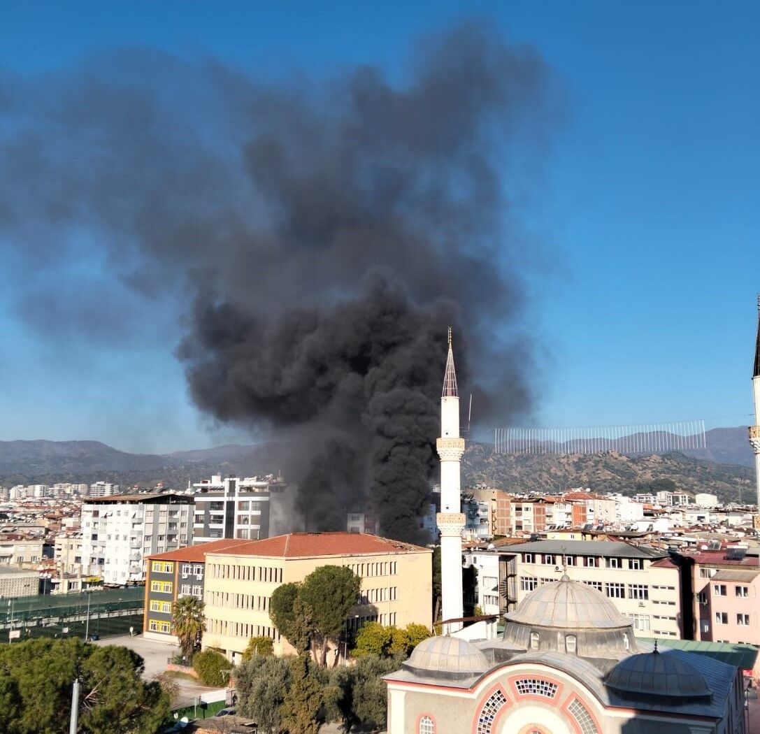 Aydın’da Korkutan Yangın (2)-1