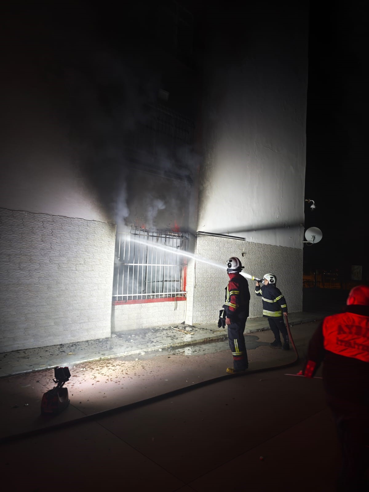 Aydın’da Önce Tahliye Edildi Sonra Yangın Çıktı (2)