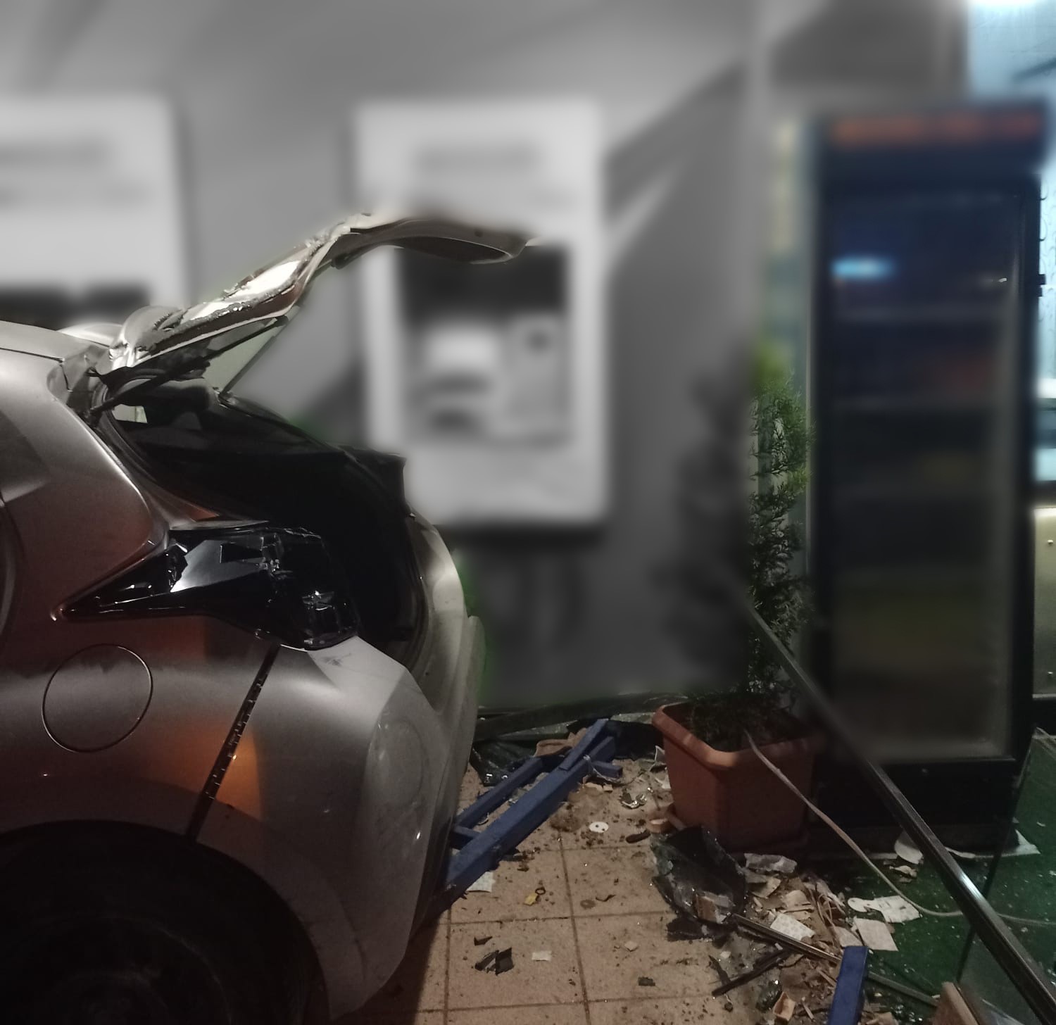 Aydın’da Takla Atan Araç Bankaya Girdi (2)