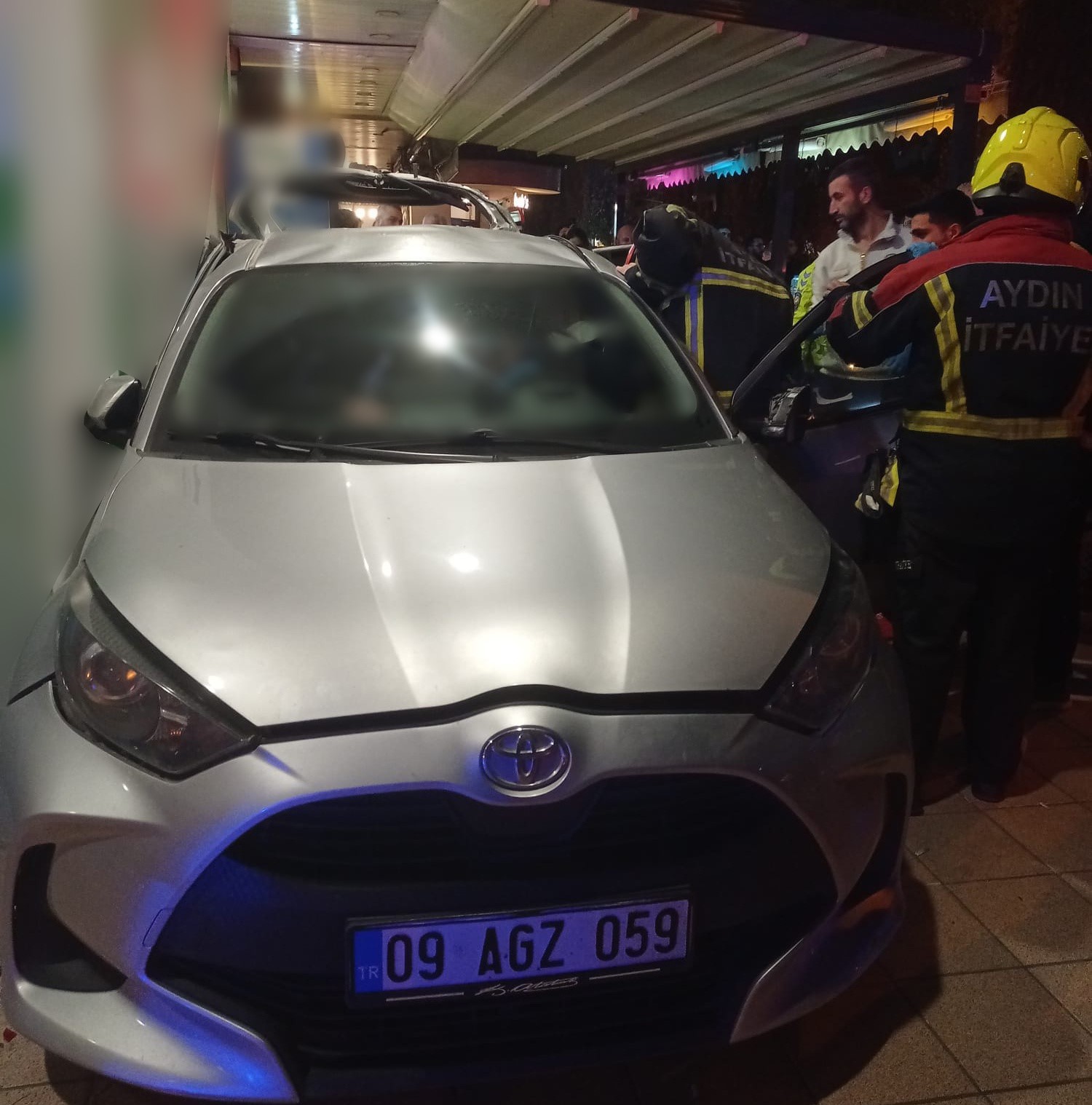 Aydın’da Takla Atan Araç Bankaya Girdi (5)