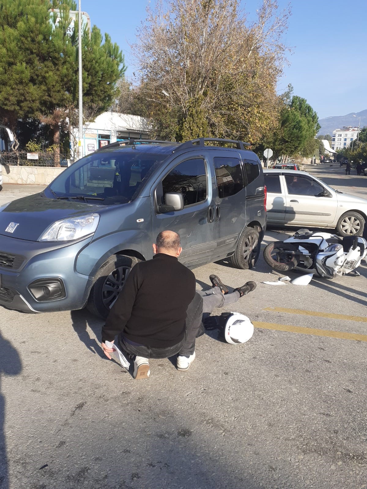 Aydın’da Ticari Araç Ile Motosiklet Çarpıştı (5)
