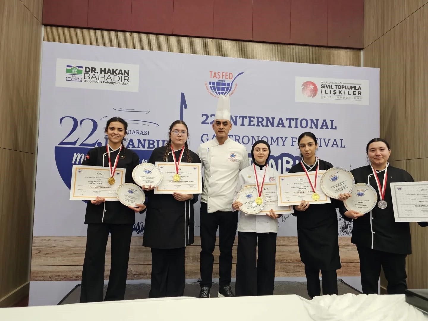 Aydınlı Gençler Madalyaları Topladı (1)