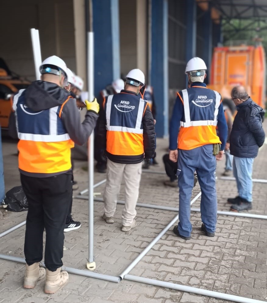 Aydınlı Inşatçılar Mesleklerini Can Kurtarmaya Adadı (5)